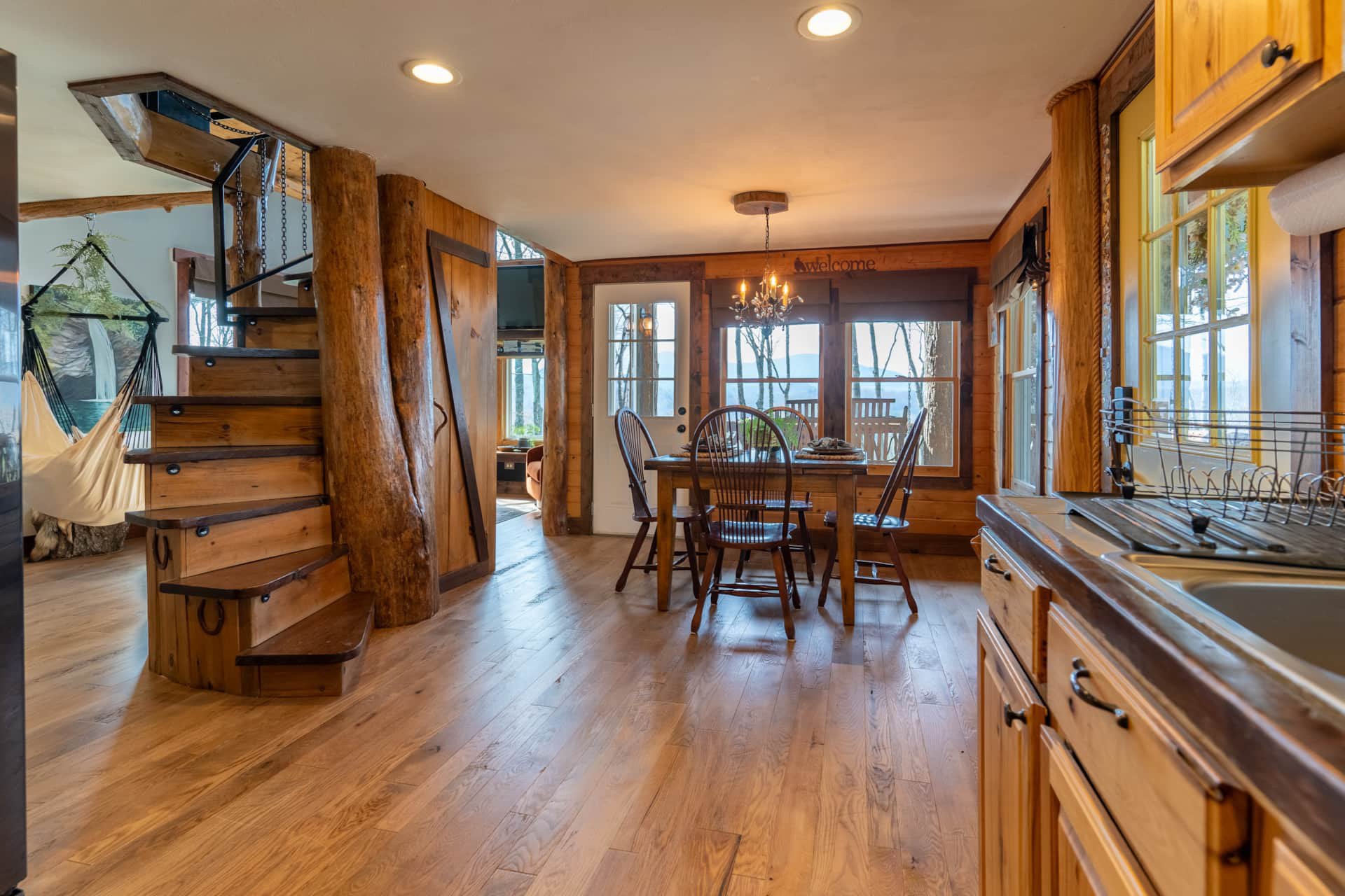 Sunset Mountain View Cabin