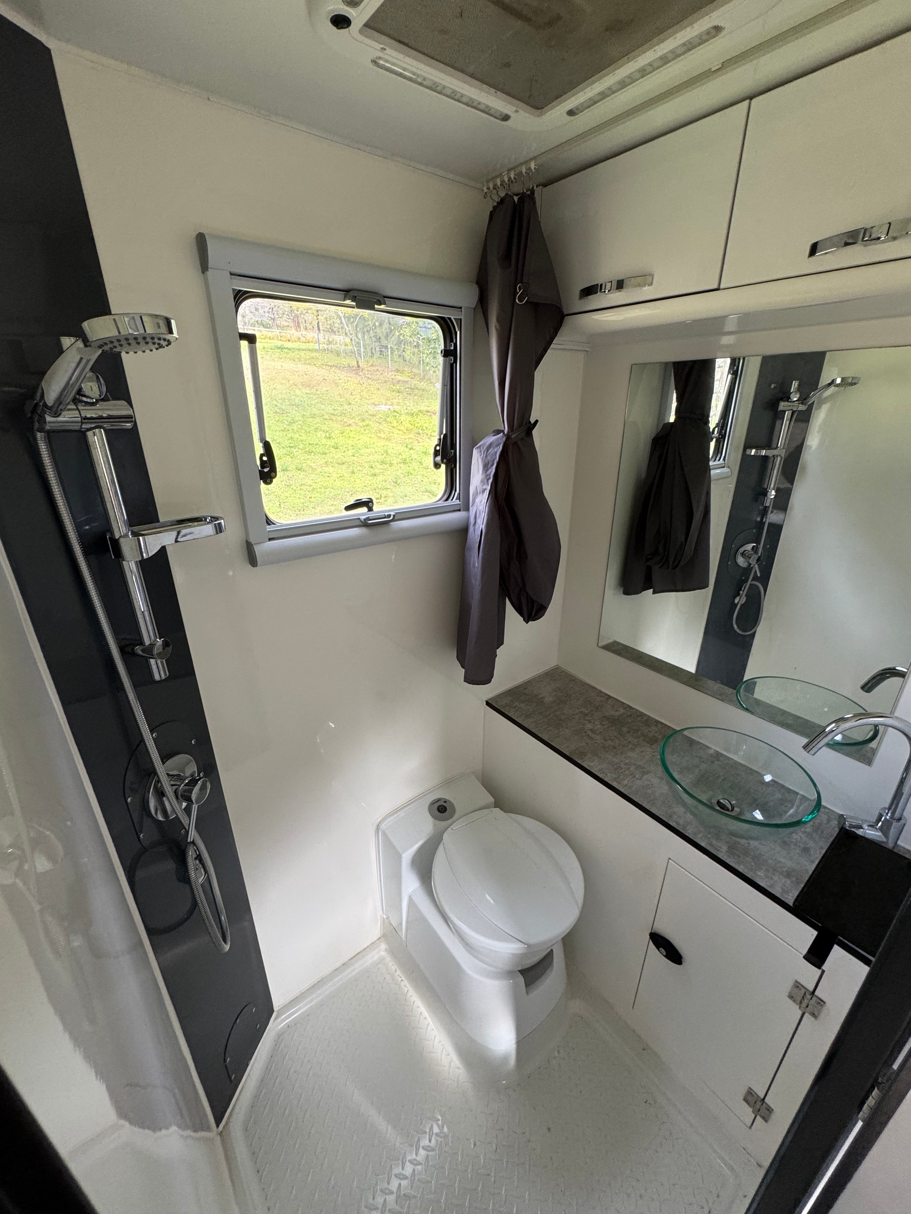 Hedley Hideaways - Thompson's camp