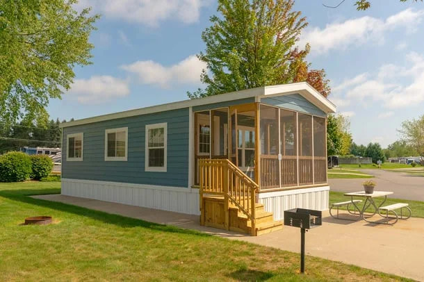 Sun Retreats Silver Lake