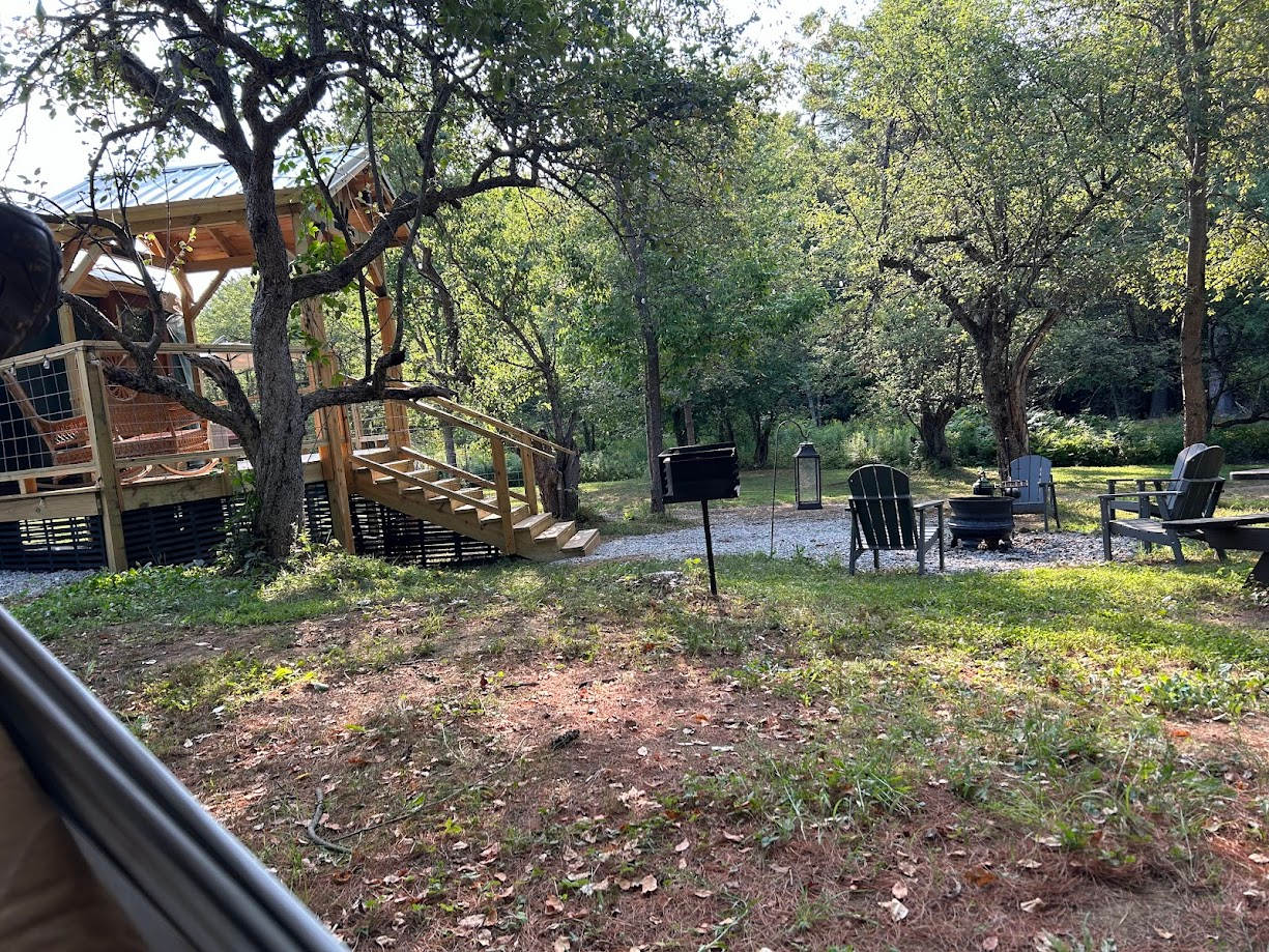 Old Apple Yurt At North Hollow