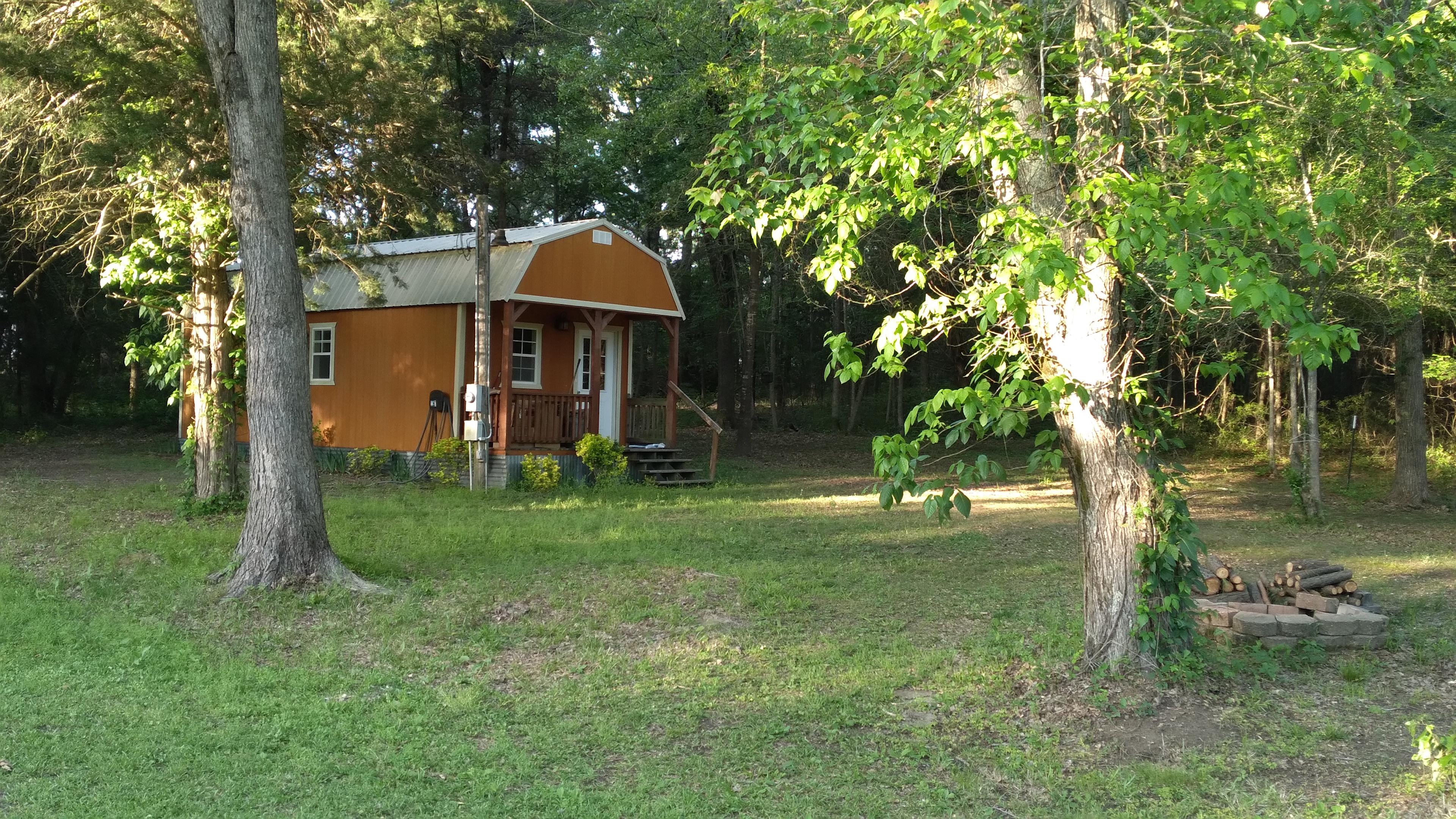 Peaceful Forrest Cabin With Pond