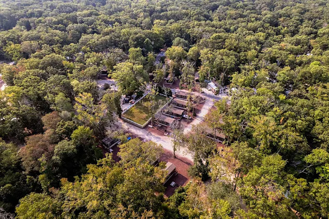 Sun Retreats Seashore