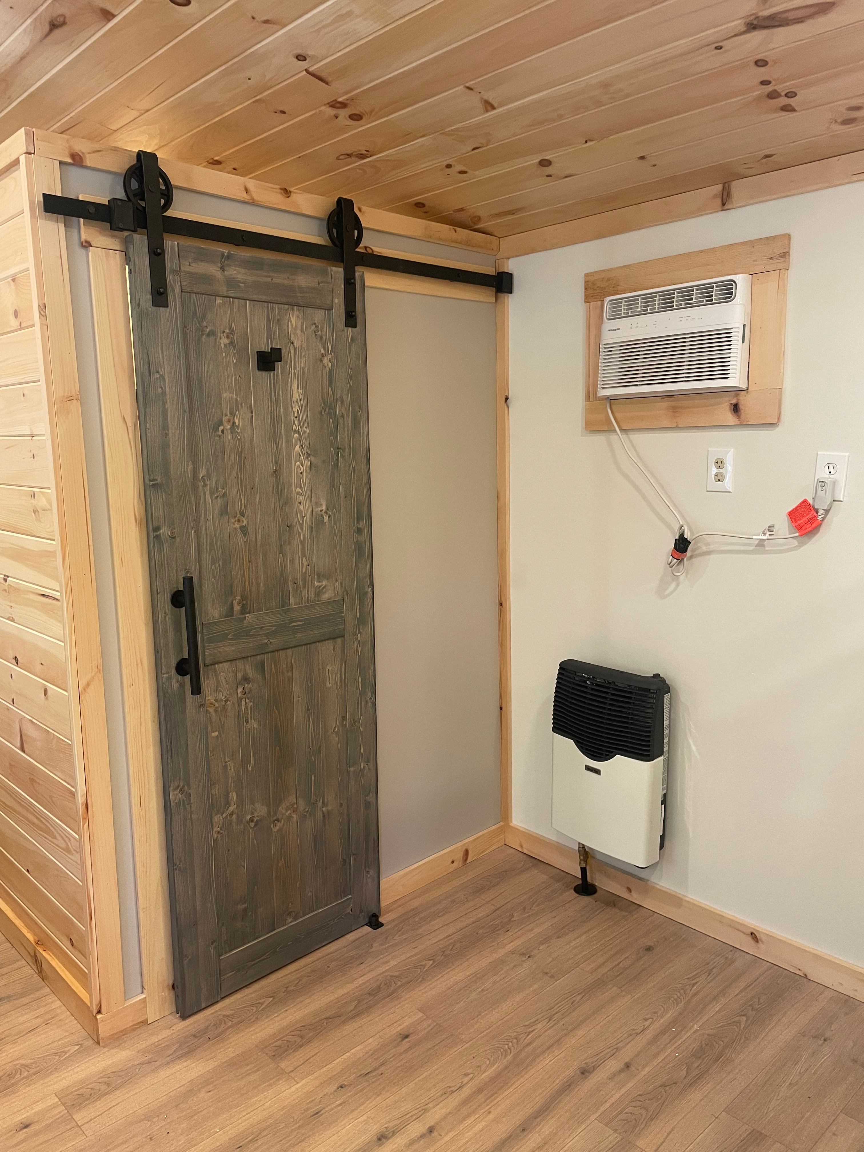 Skinner Mountain Offgrid Cabin