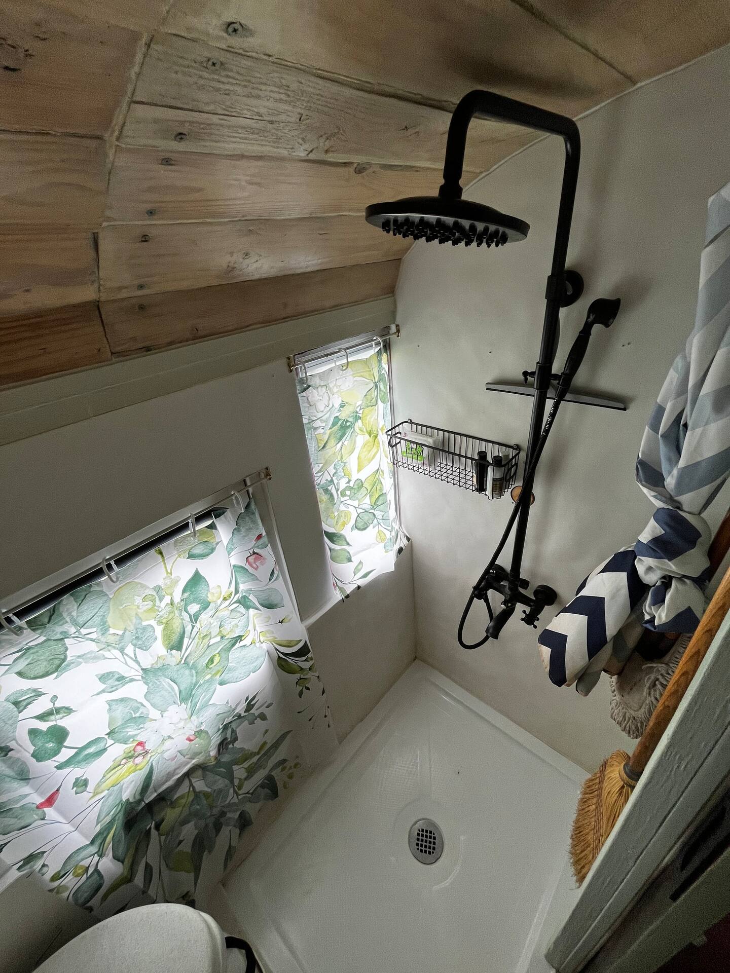 Blue Lotus Bus At Brick And Bloom