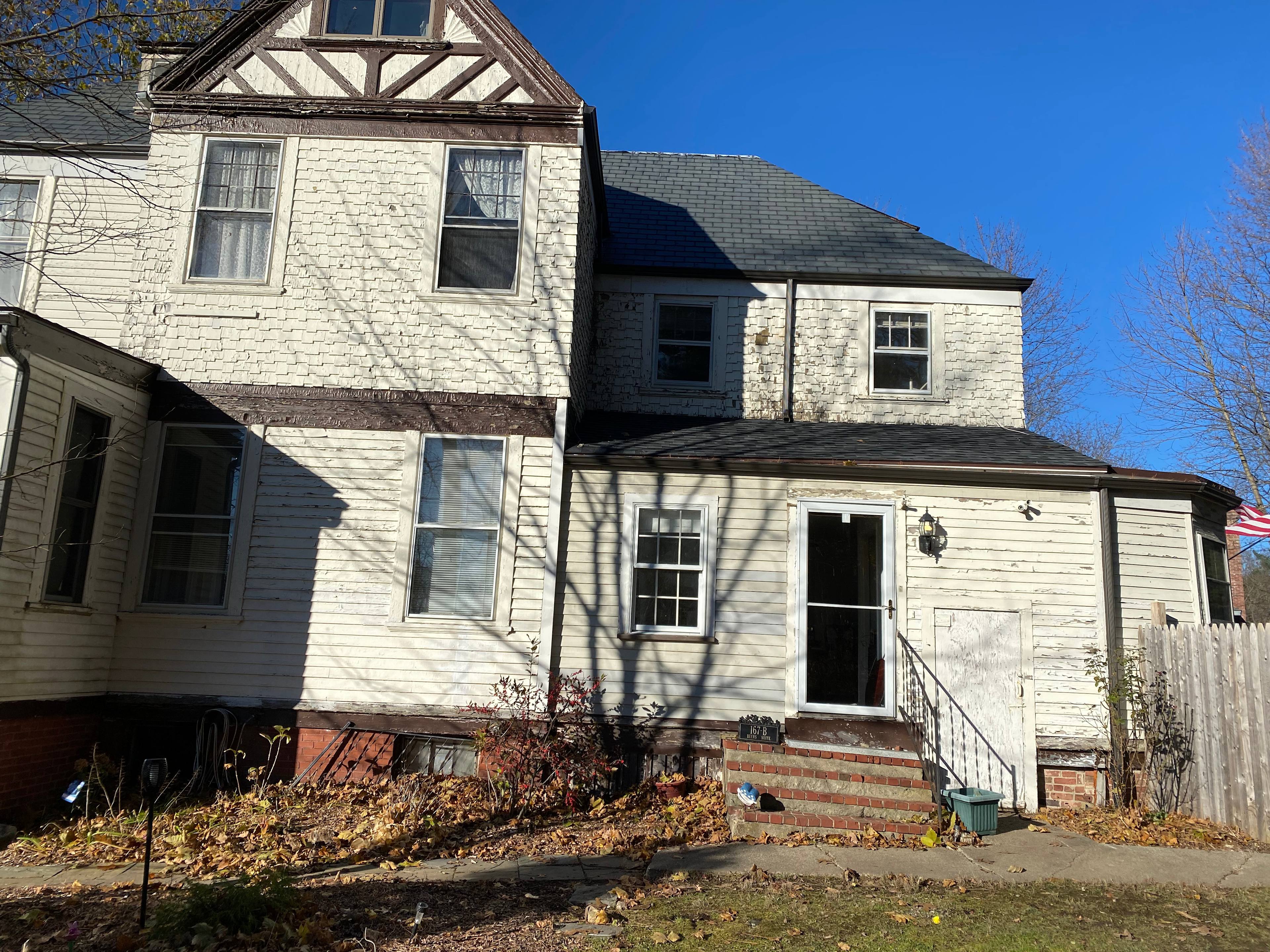 1868 Queene-Anne Victorian