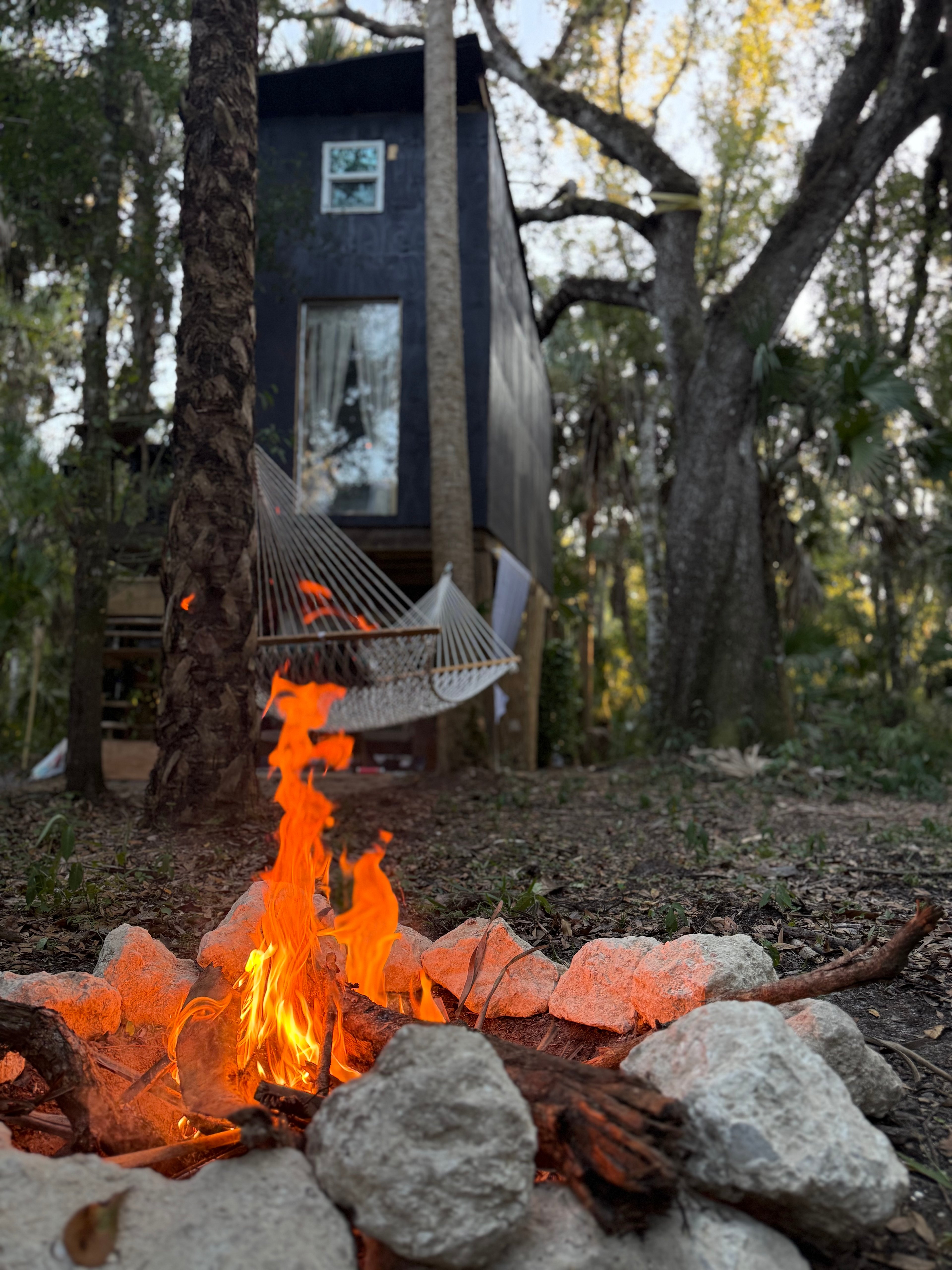 Hidden Oak Hideaway Treehouse