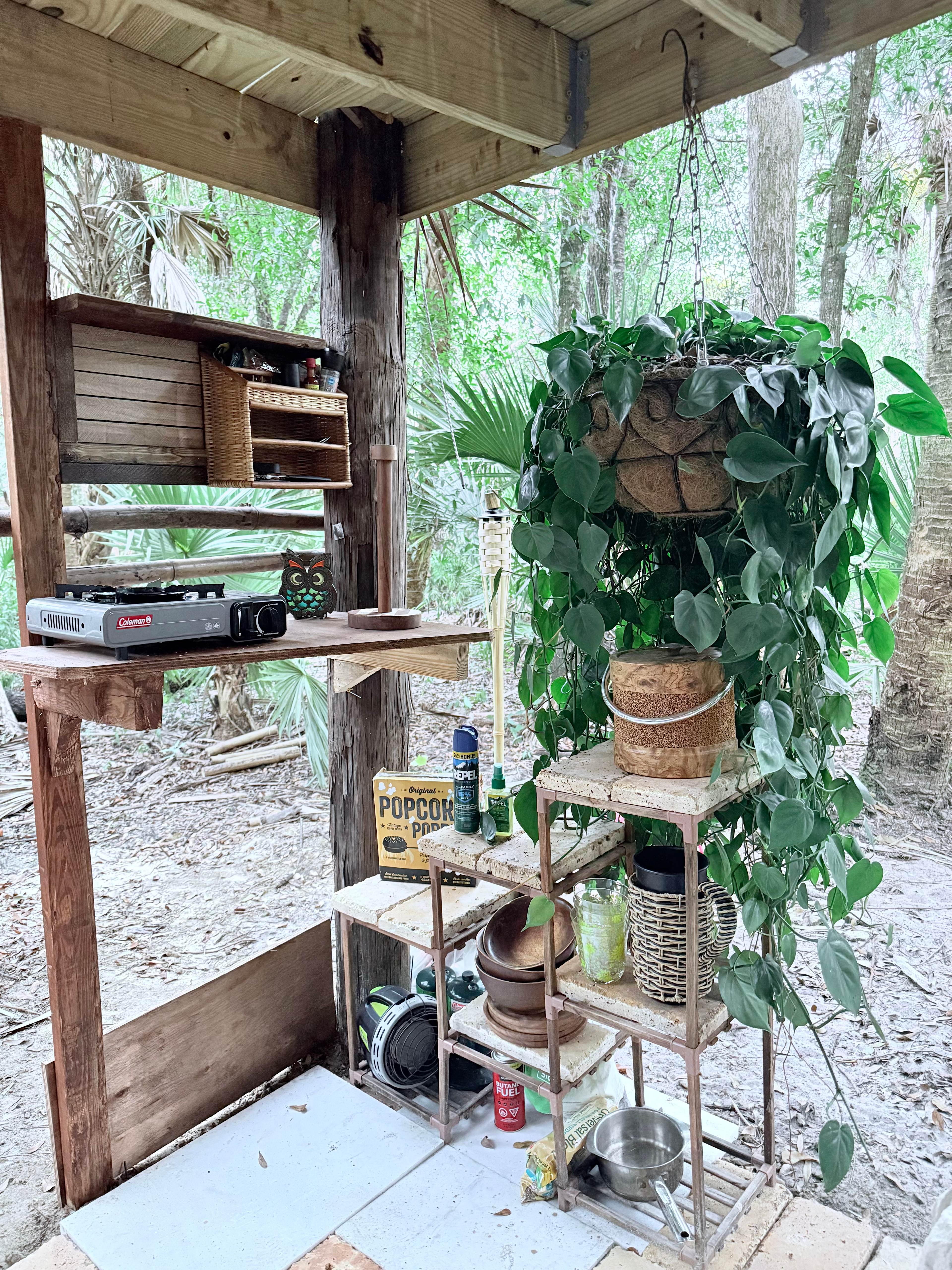 Hidden Oak Hideaway Treehouse