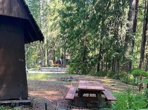 Picnic area next to site.