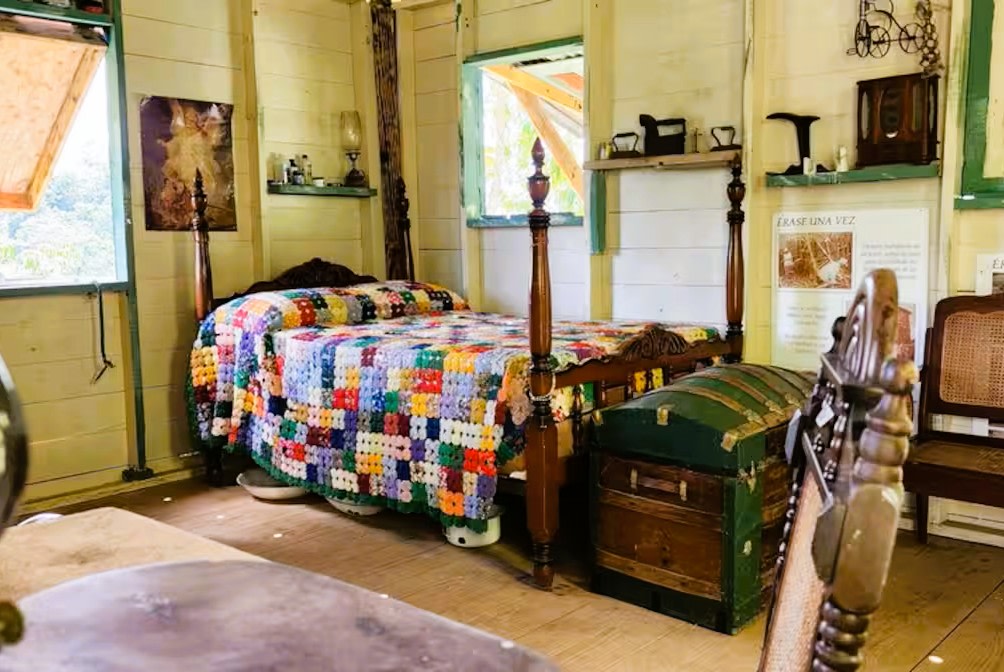 Grandpa House Lake Kayak Country Museum Nature