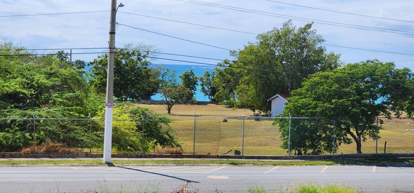 Steps to Playa Santa Pool Table BBQ & Pets Welcome