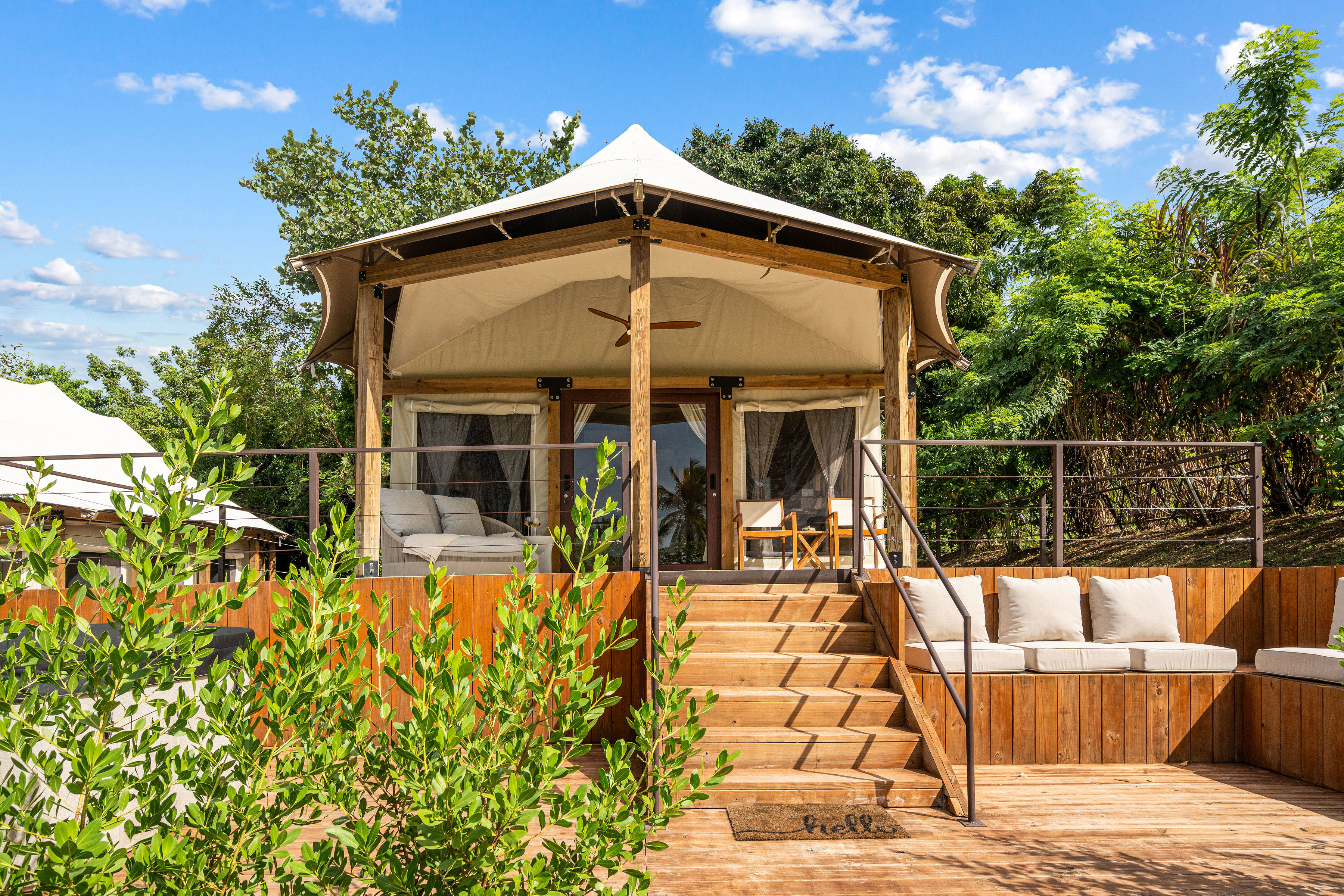 Little Hills Nature Villa: Hot Tub~