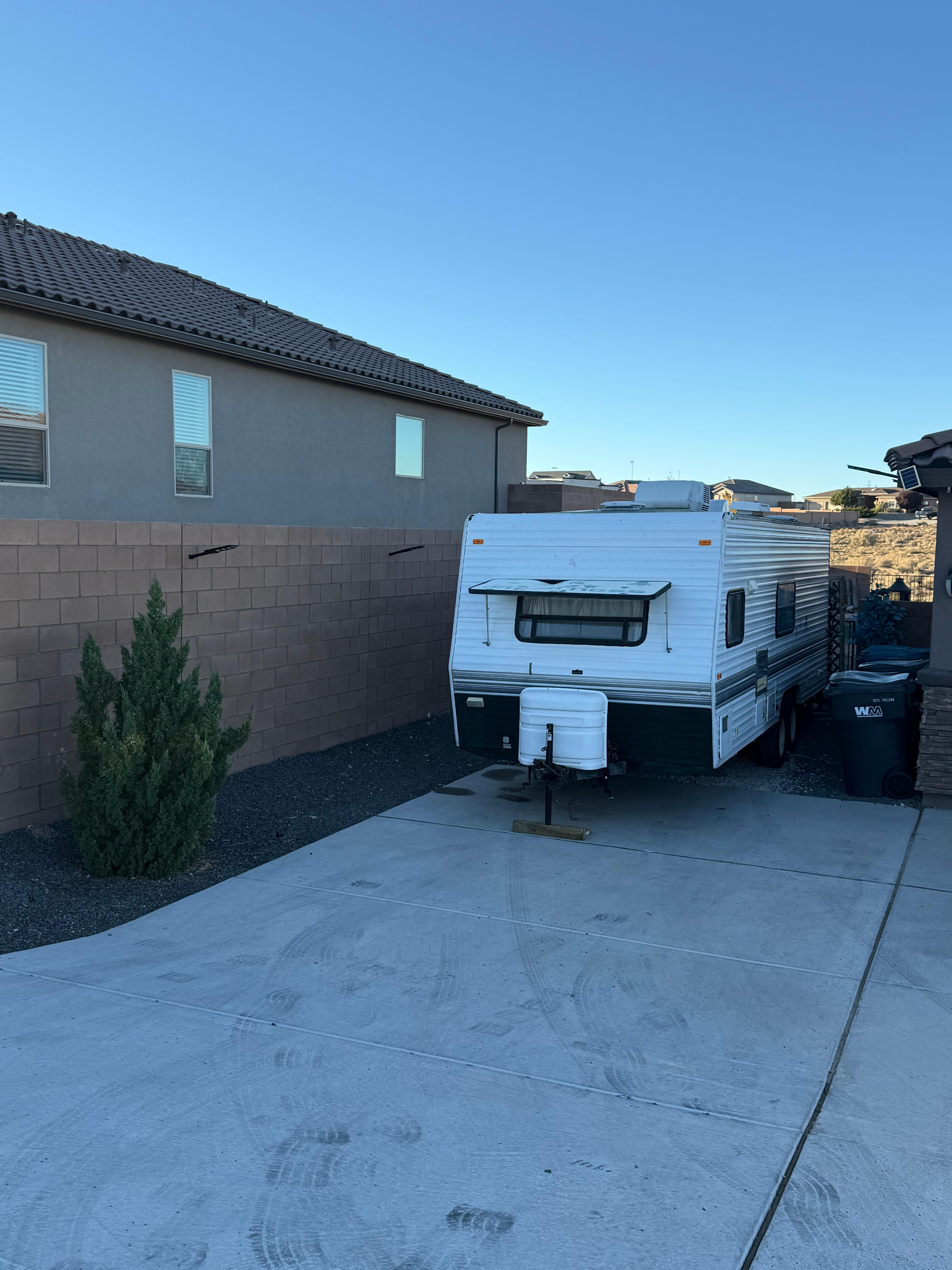 24’ travel trailer 
