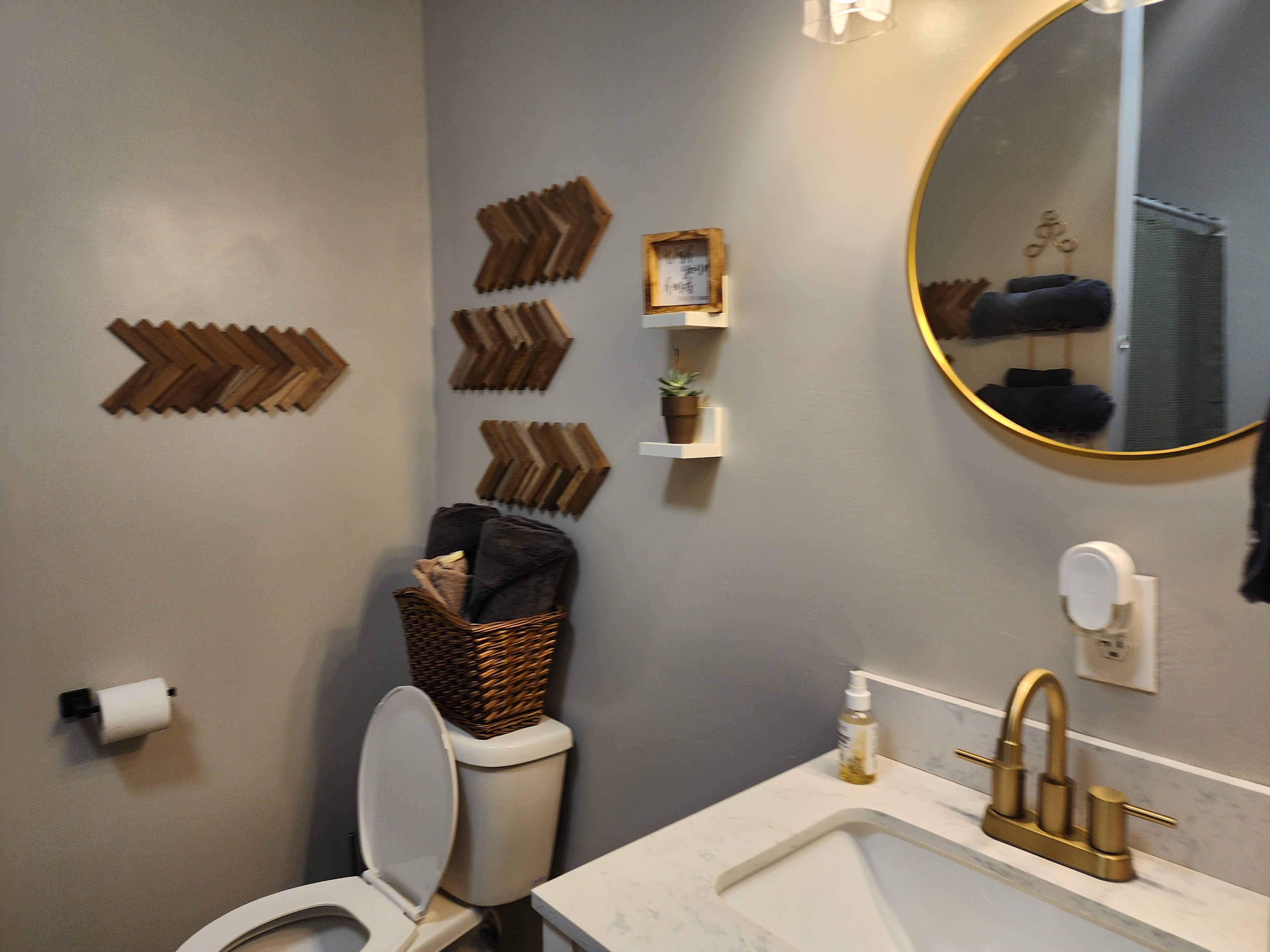 Farm Stay: Hot Tub + Tiny Barn