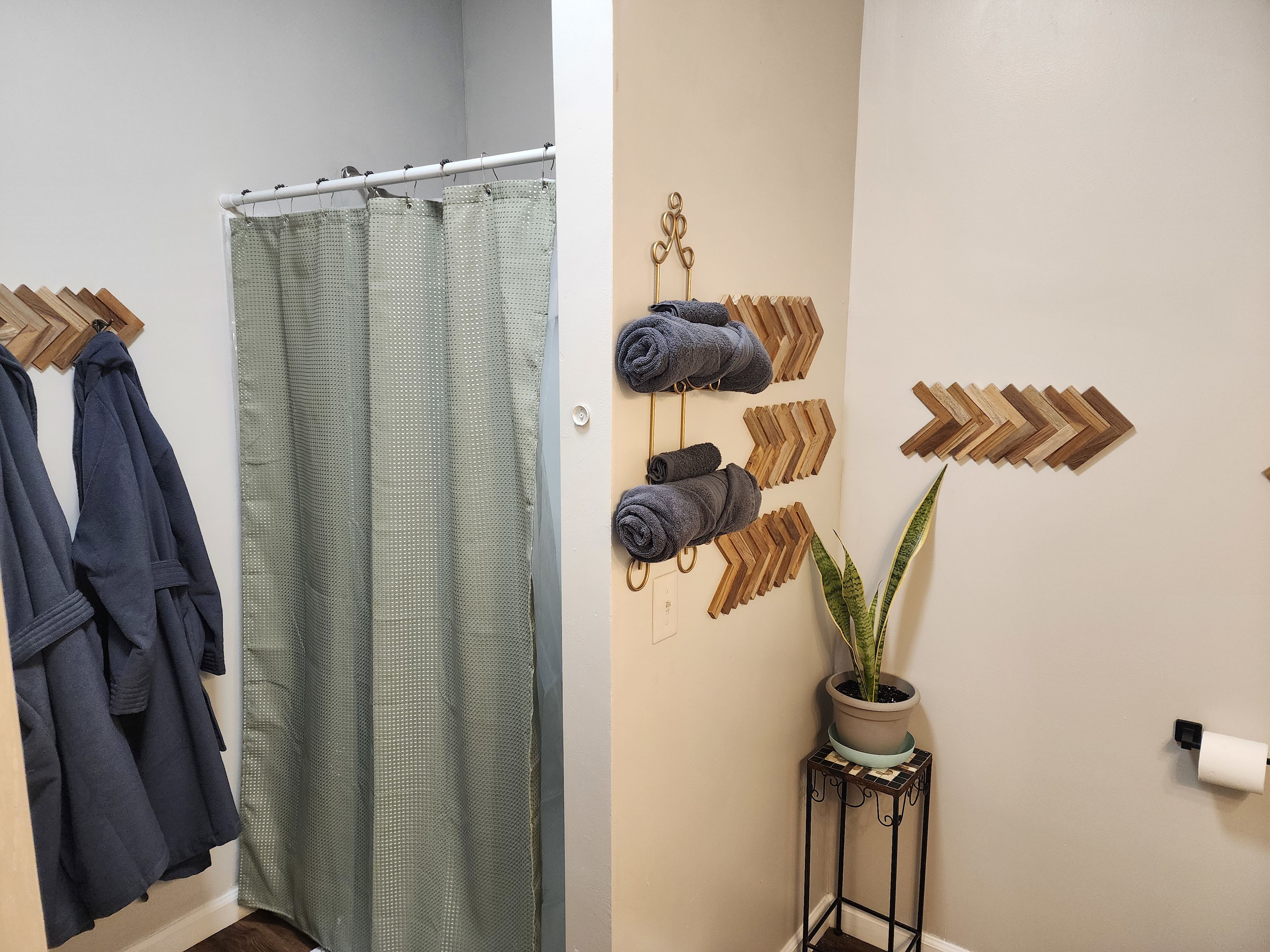 Farm Stay: Hot Tub + Tiny Barn