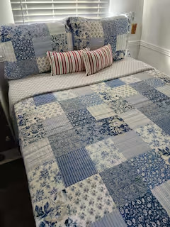 Cozy & Affordable Camper Stay