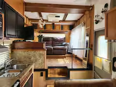 Cozy & Affordable Camper Stay