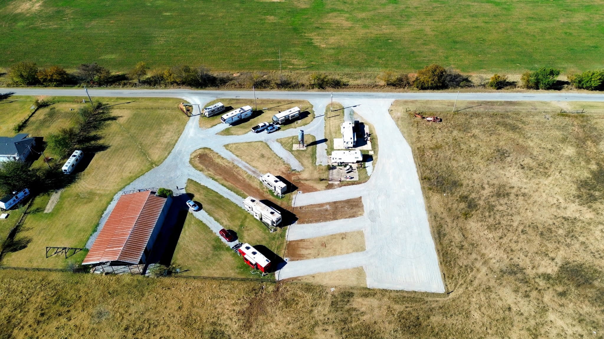 Paradise Valley Outlanders Plot