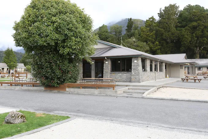 Fox Glacier TOP 10 Holiday Park