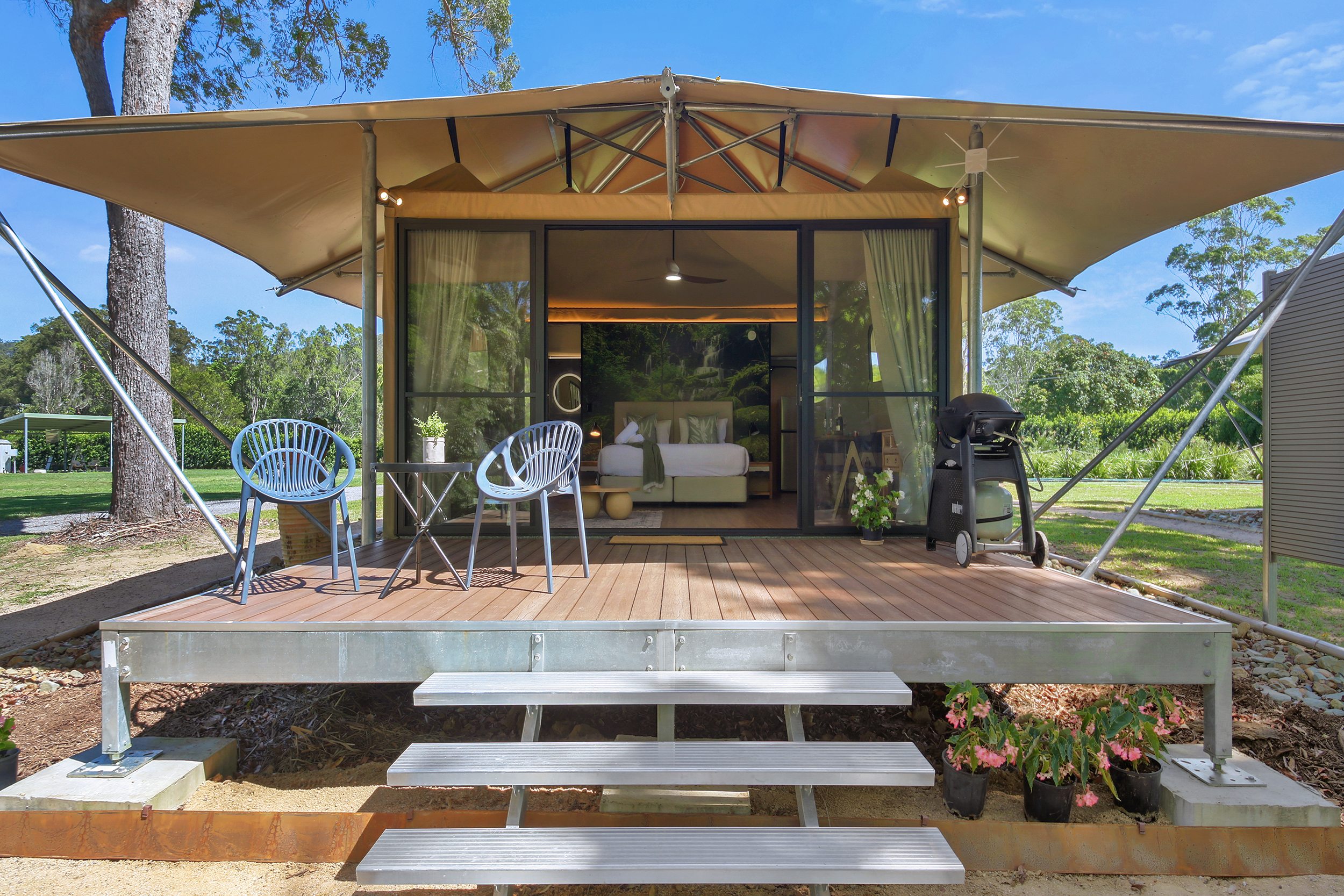 Misty Morning Escape! Luxe Tent