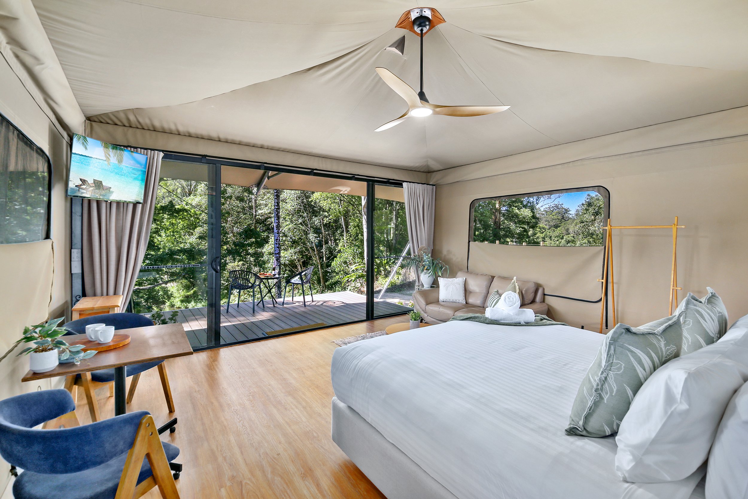 Misty Morning Escape! Luxe Tent