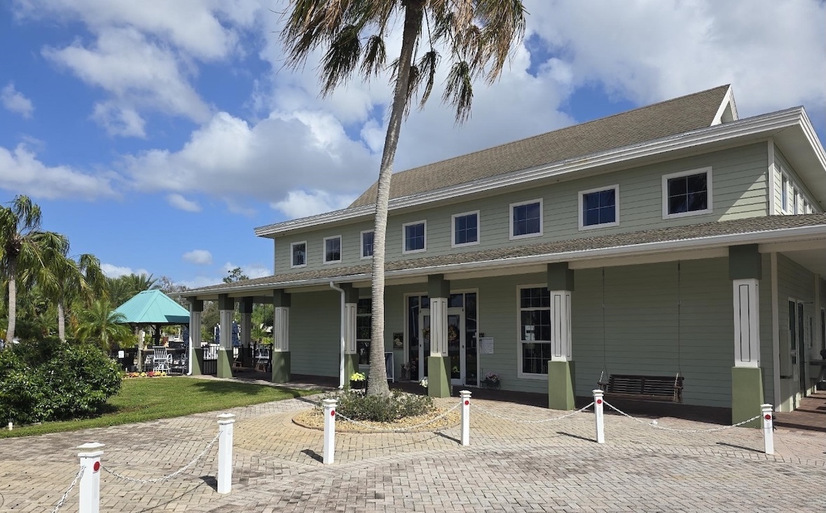 The Woods RV - Clothing Optional