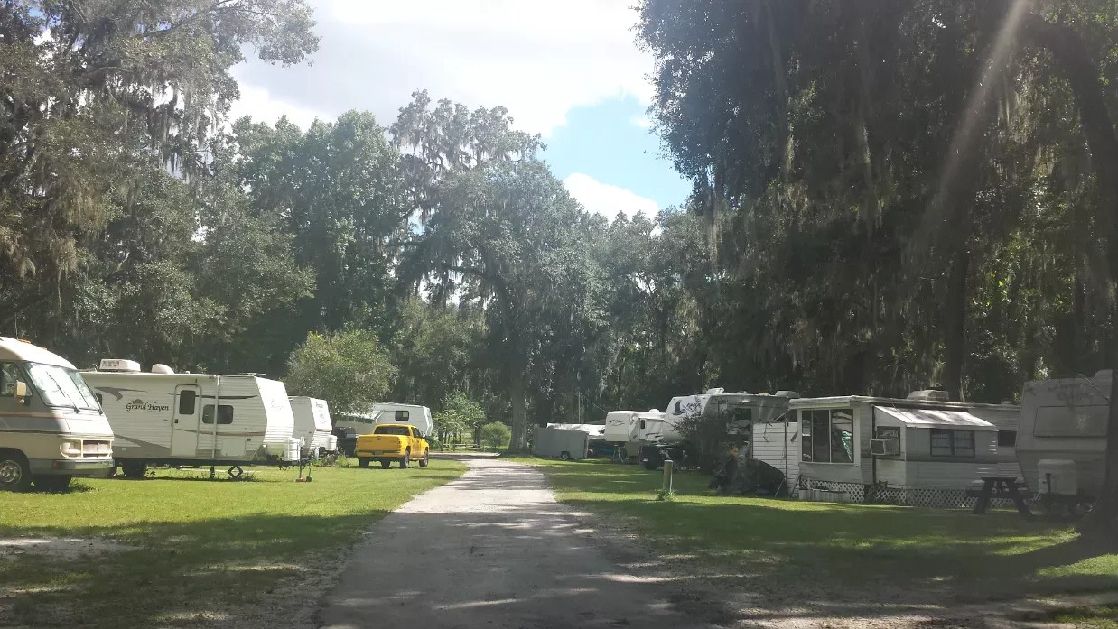 River Oaks MH & RV Travel Park