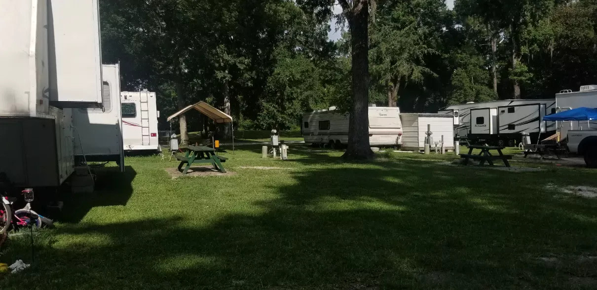 River Oaks MH & RV Travel Park