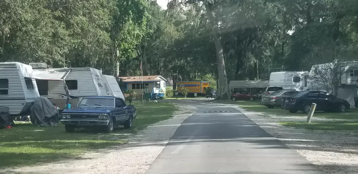 River Oaks MH & RV Travel Park