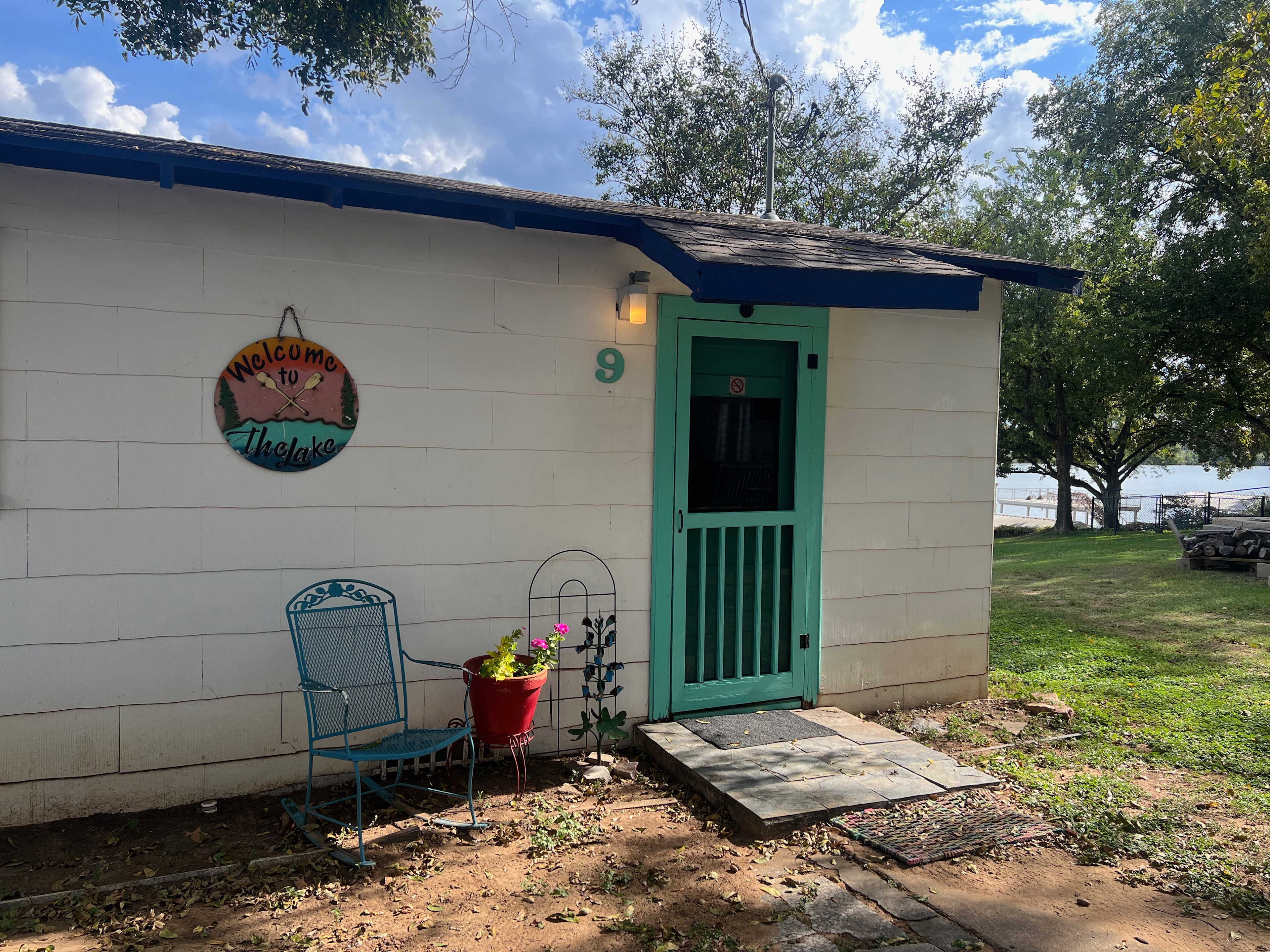 Valentine Lakeside RV Camp & Lodge