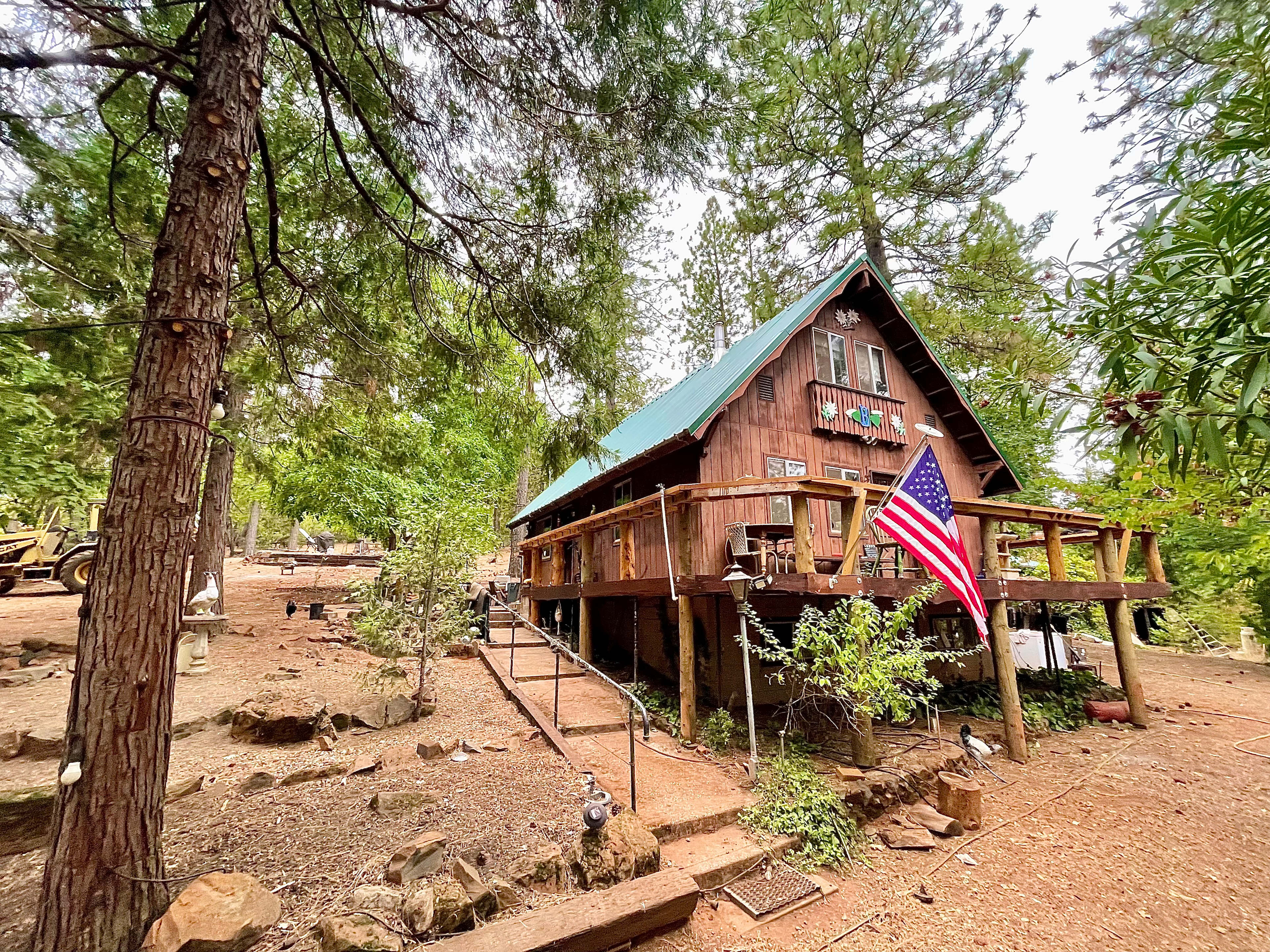 Stax & Summer’s Off-Grid Haven