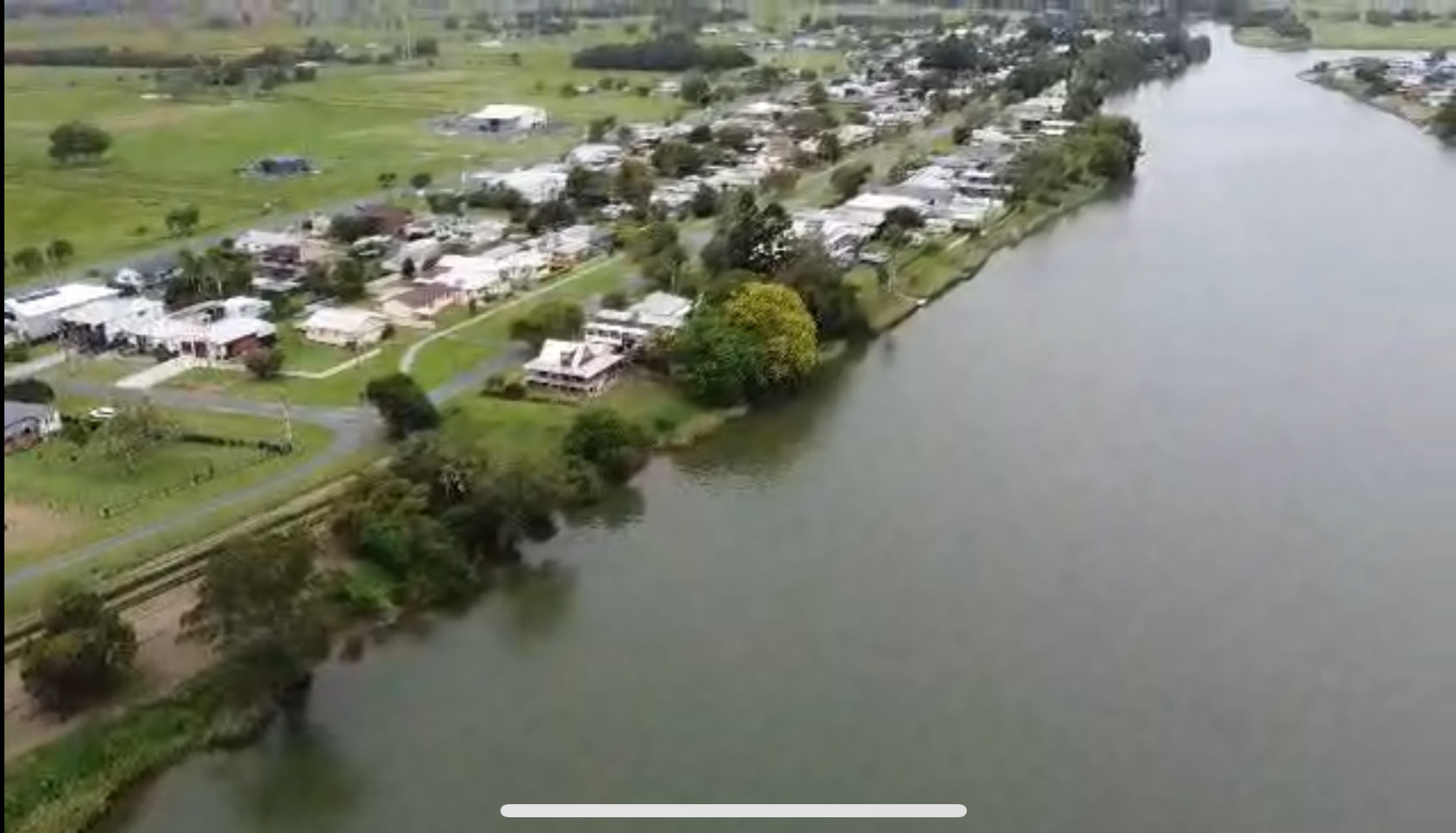 Location proximity to Gladstone Village