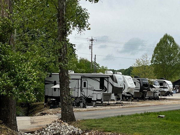 Papa Chubby's Lakeside Resort