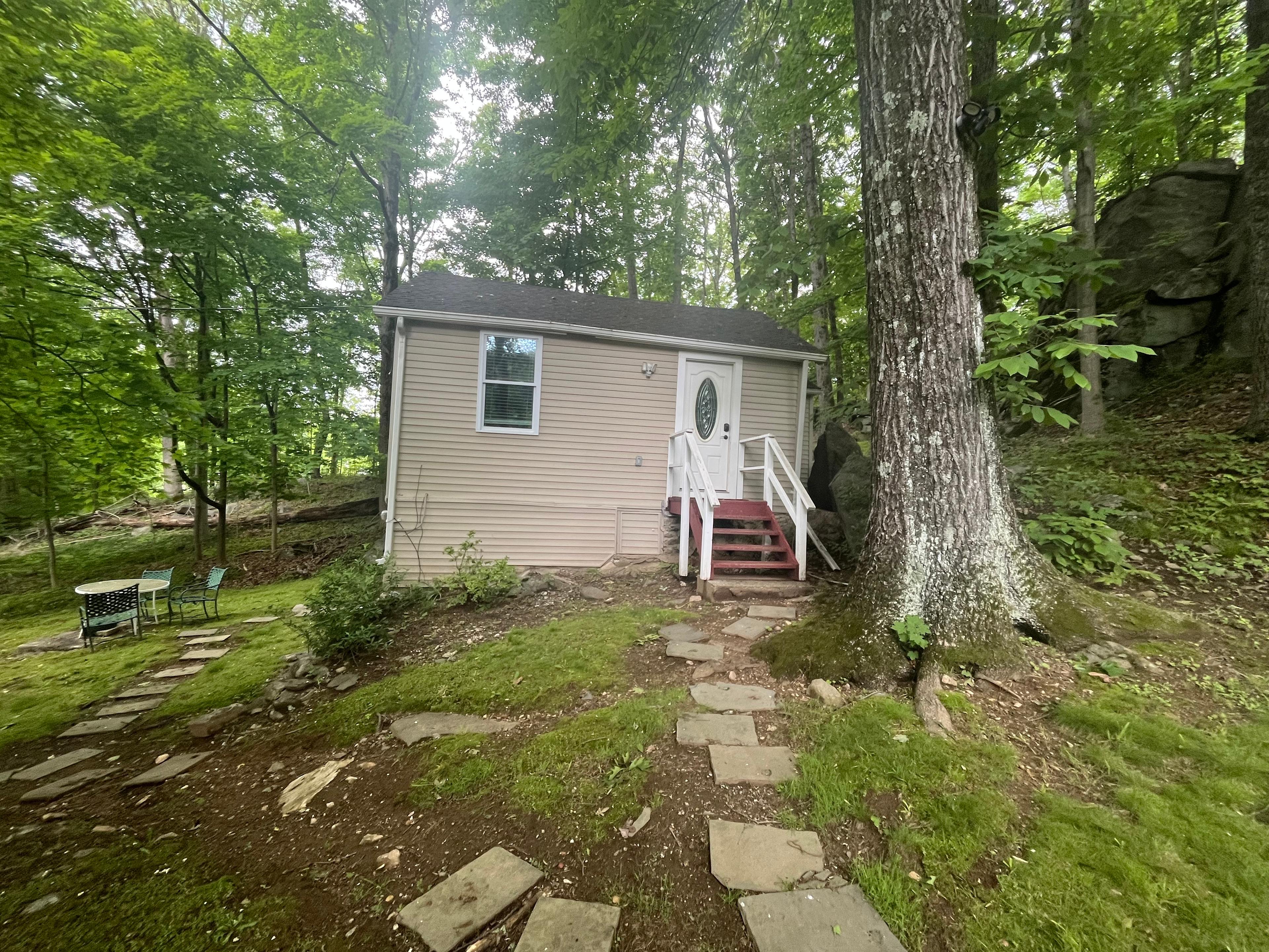 Swanky Cottage in the Woods