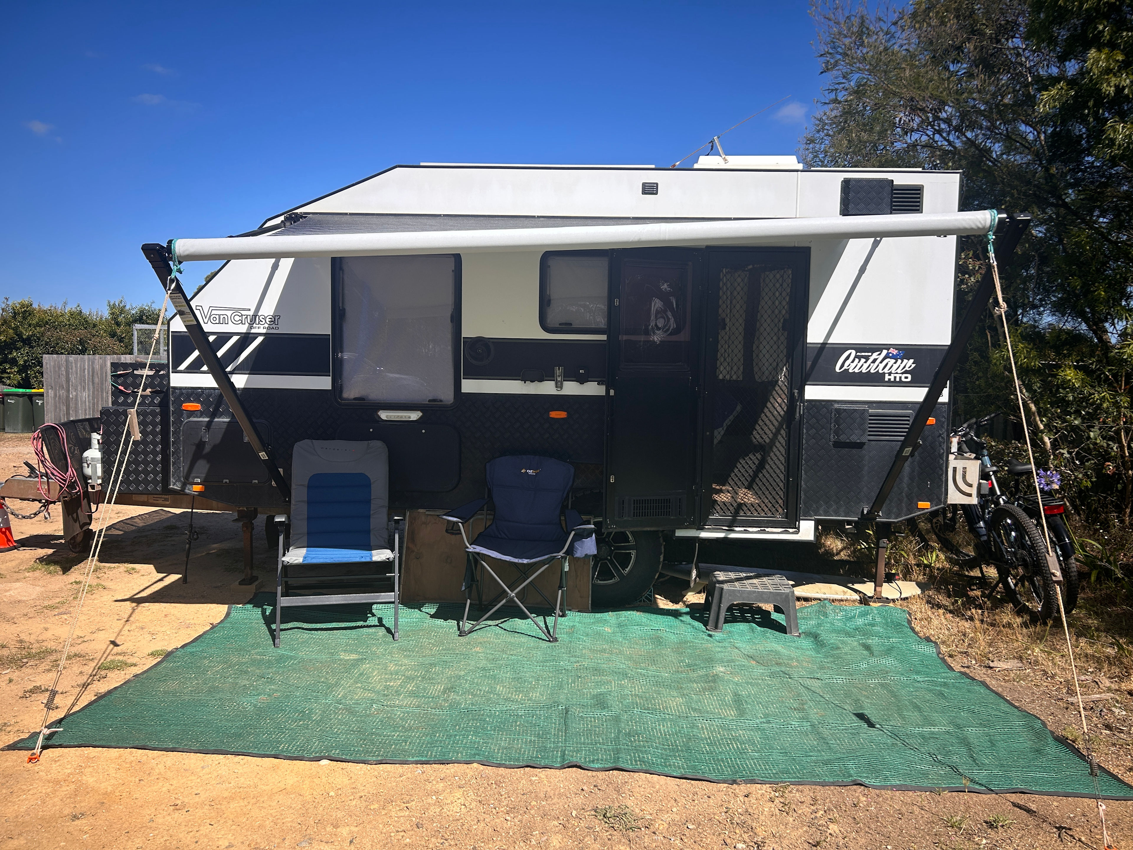 Wattle And Wave Hip Camp - Tathra