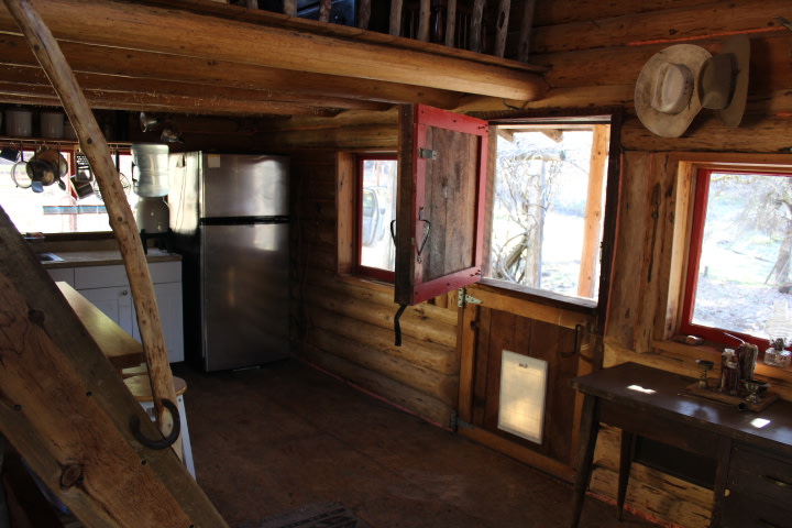 Off-Grid Mountain Retreat