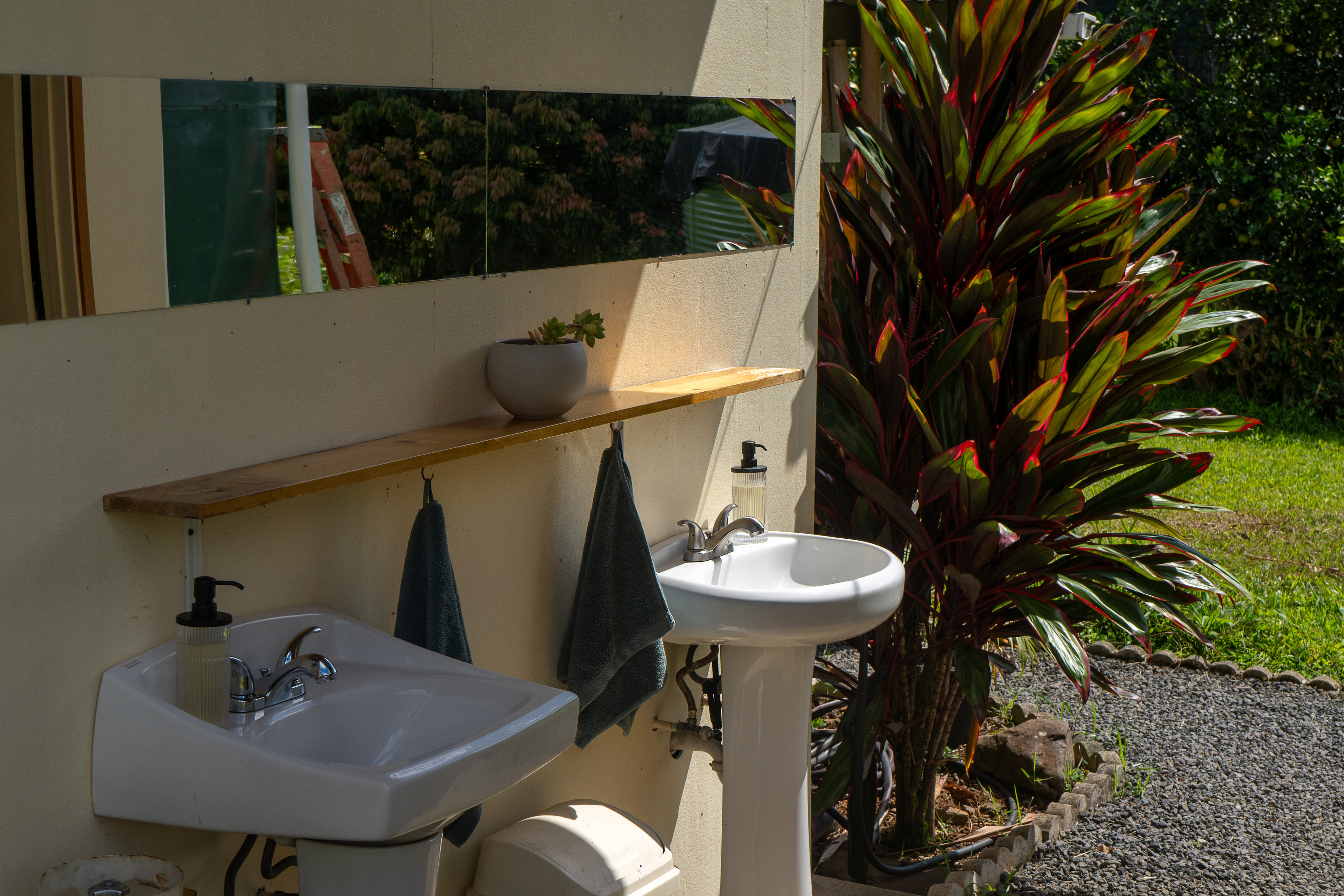 Kulaniapia Falls - Off Grid Cabins