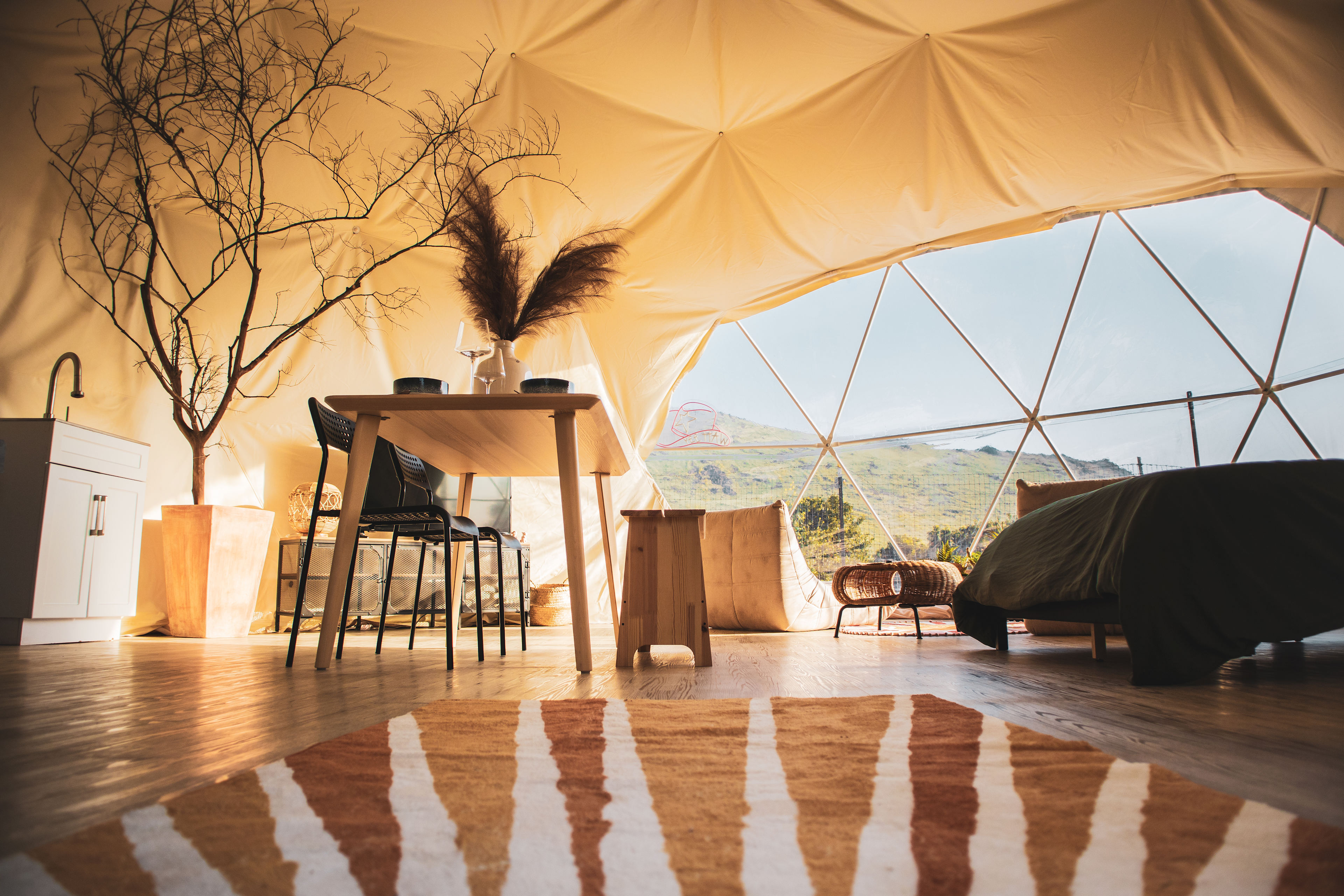 Cozy Wabi-Sabi GeoDome Farmstay