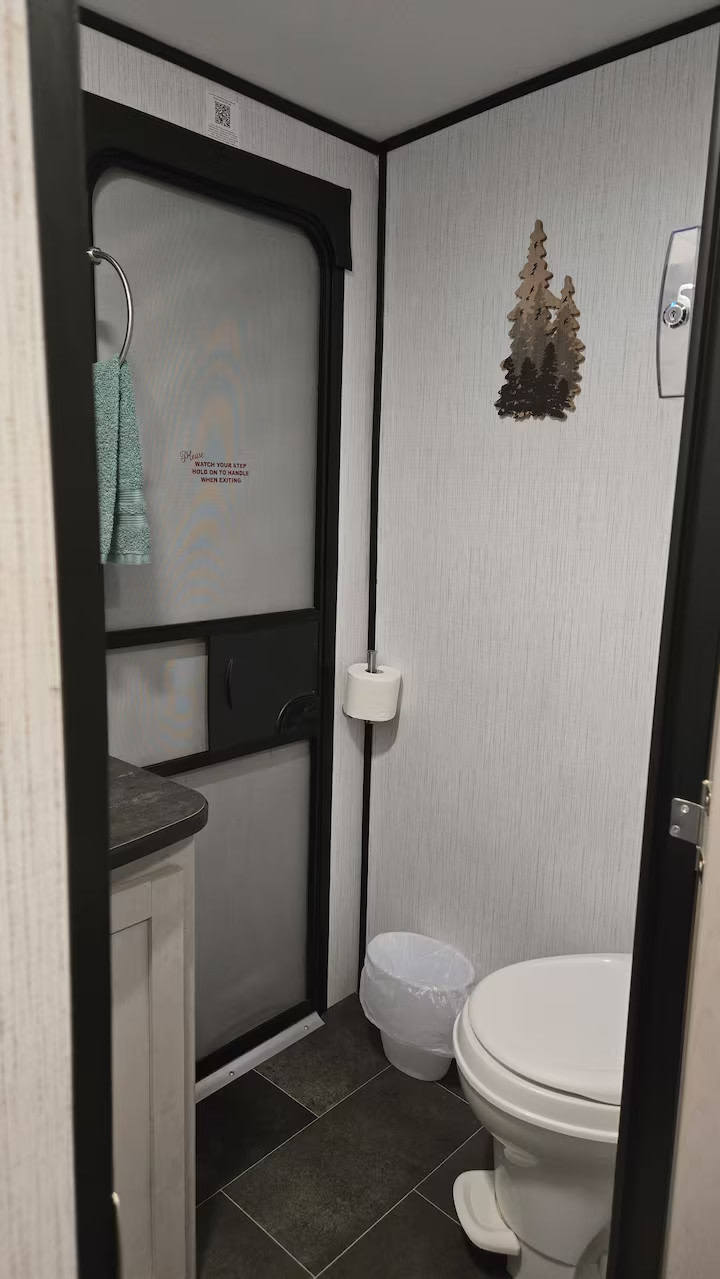 The Boondocks, 1 Mile From i95