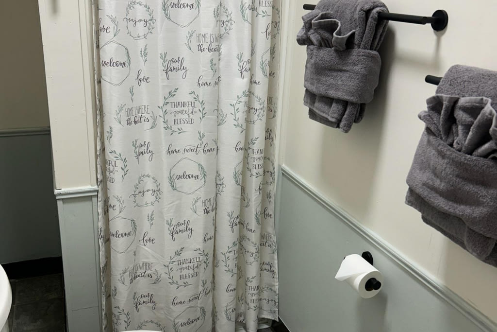 Crockett Lakefront RV Resort & Marina