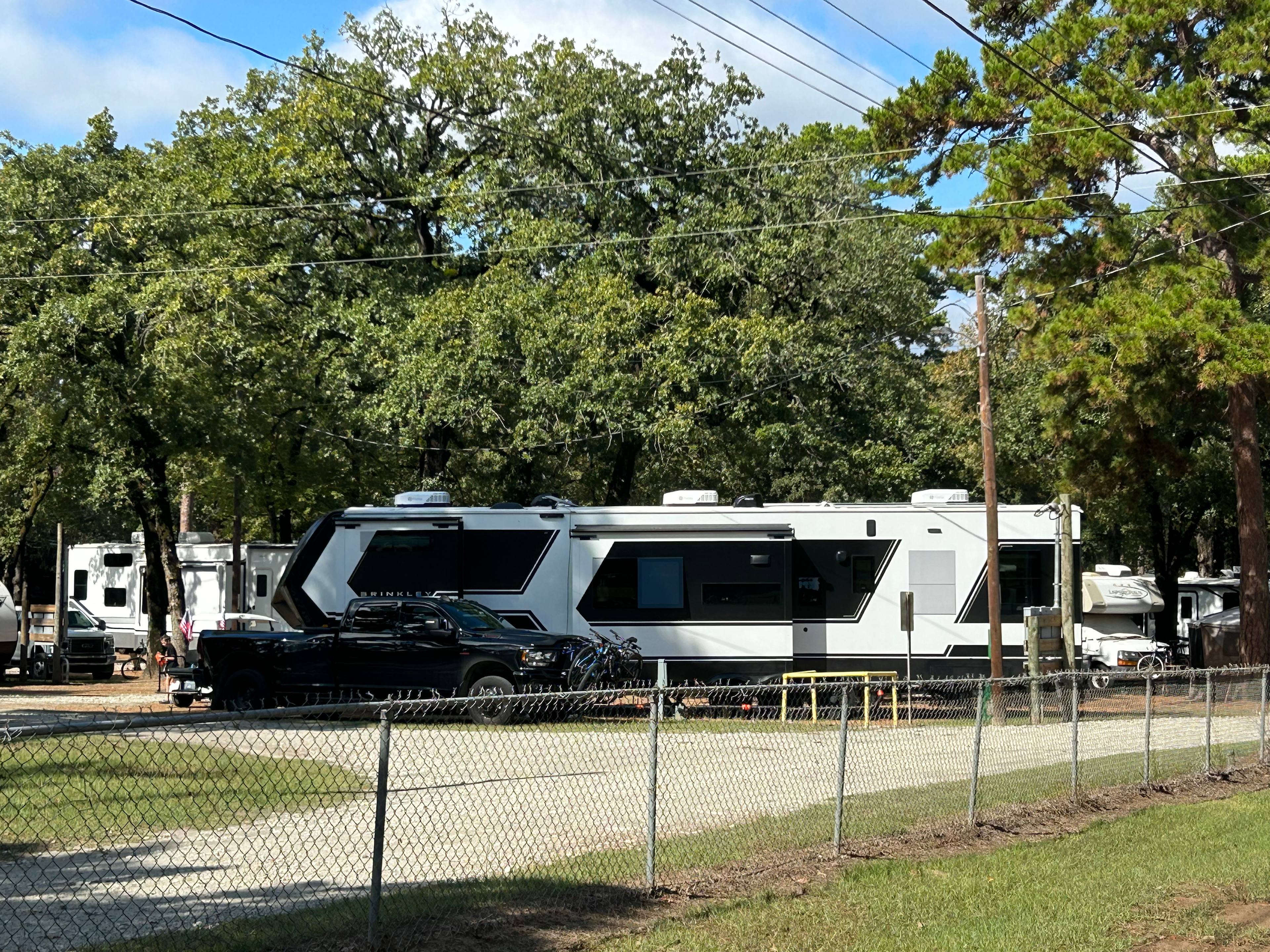 Crockett Lakefront RV Resort & Marina