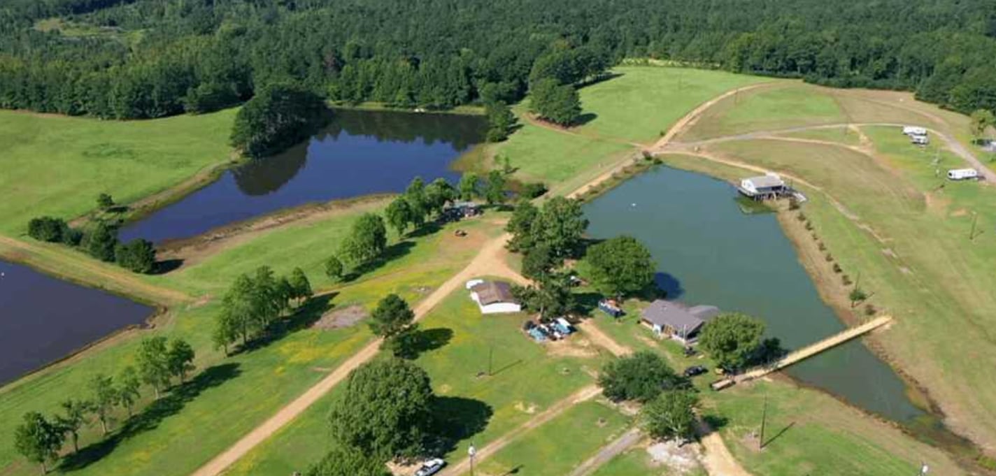 Bonnie And Clyde RV Resort