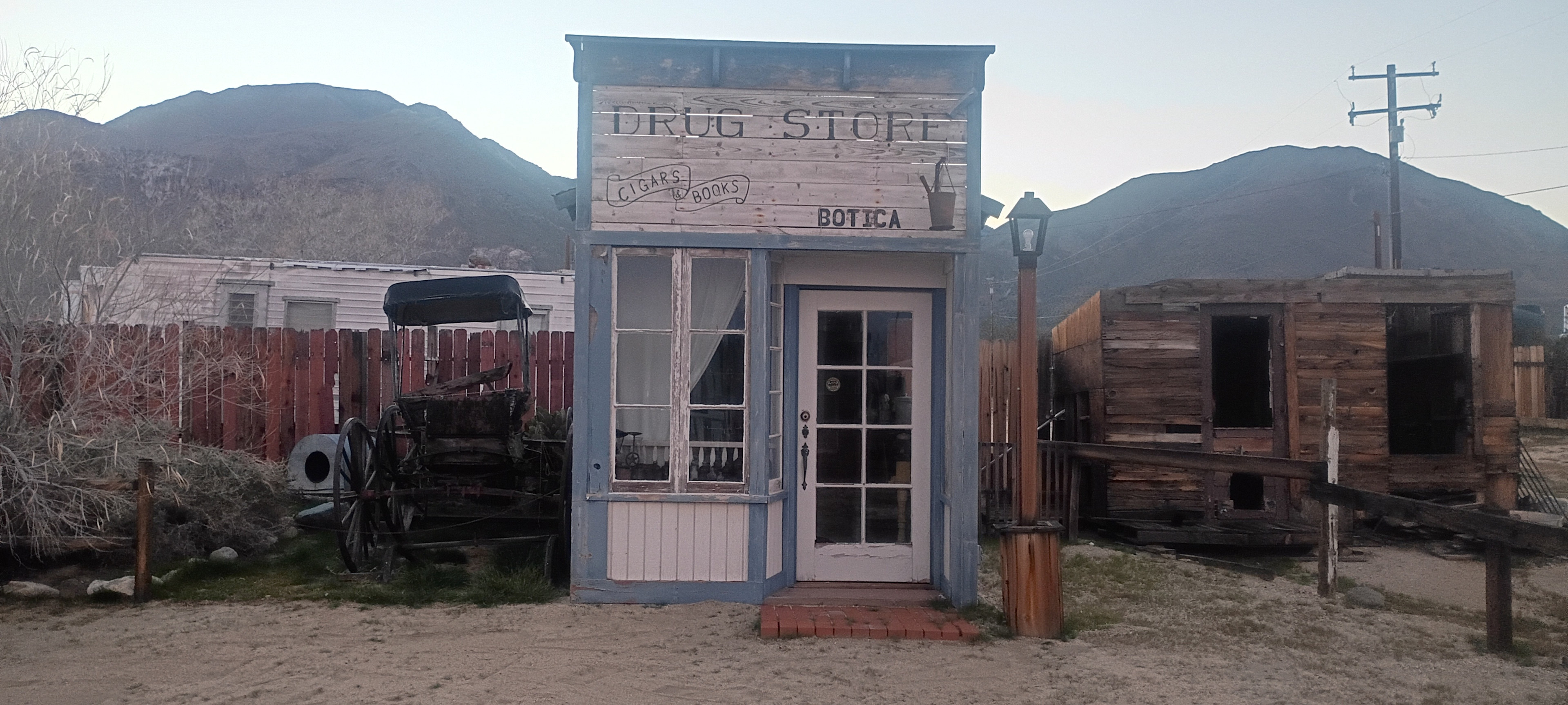 Golden Cactus Wild West Town