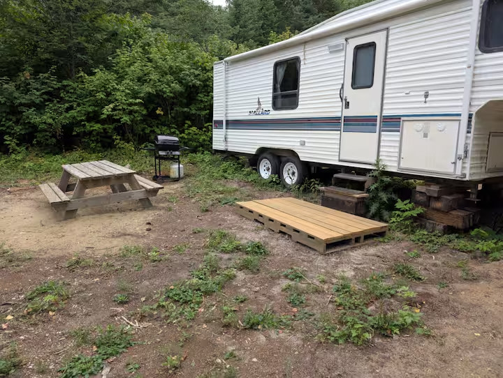 Off-Grid Sowden Lake Retreat