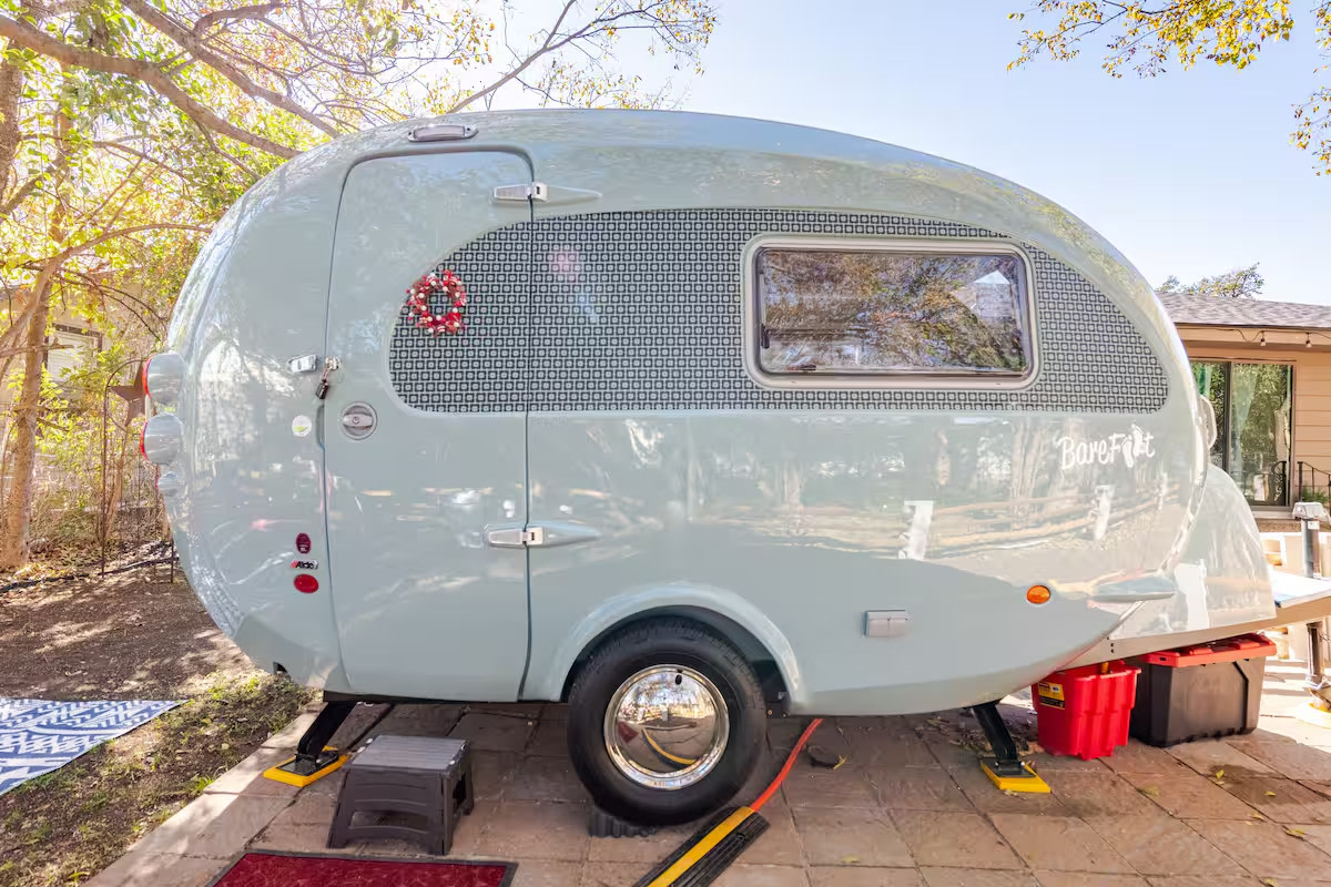 Glamperous Camper • Couples Desert