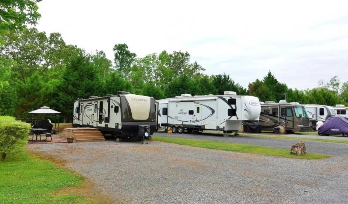 Waters Edge RV Park And Marina