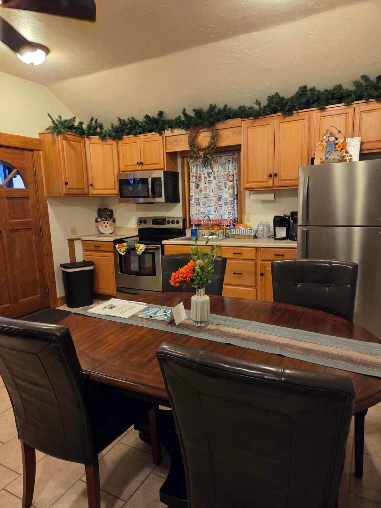 Seven Springs, Sleeps 6, Cozy Cabin