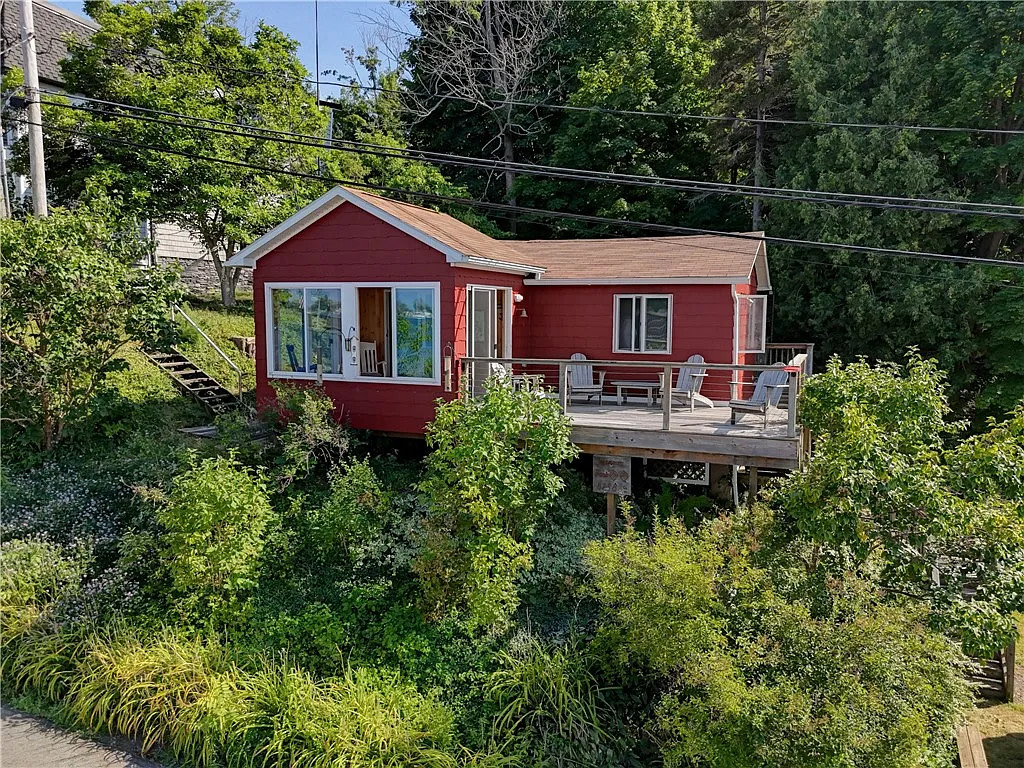 Sodus Bay Overlook Water access!