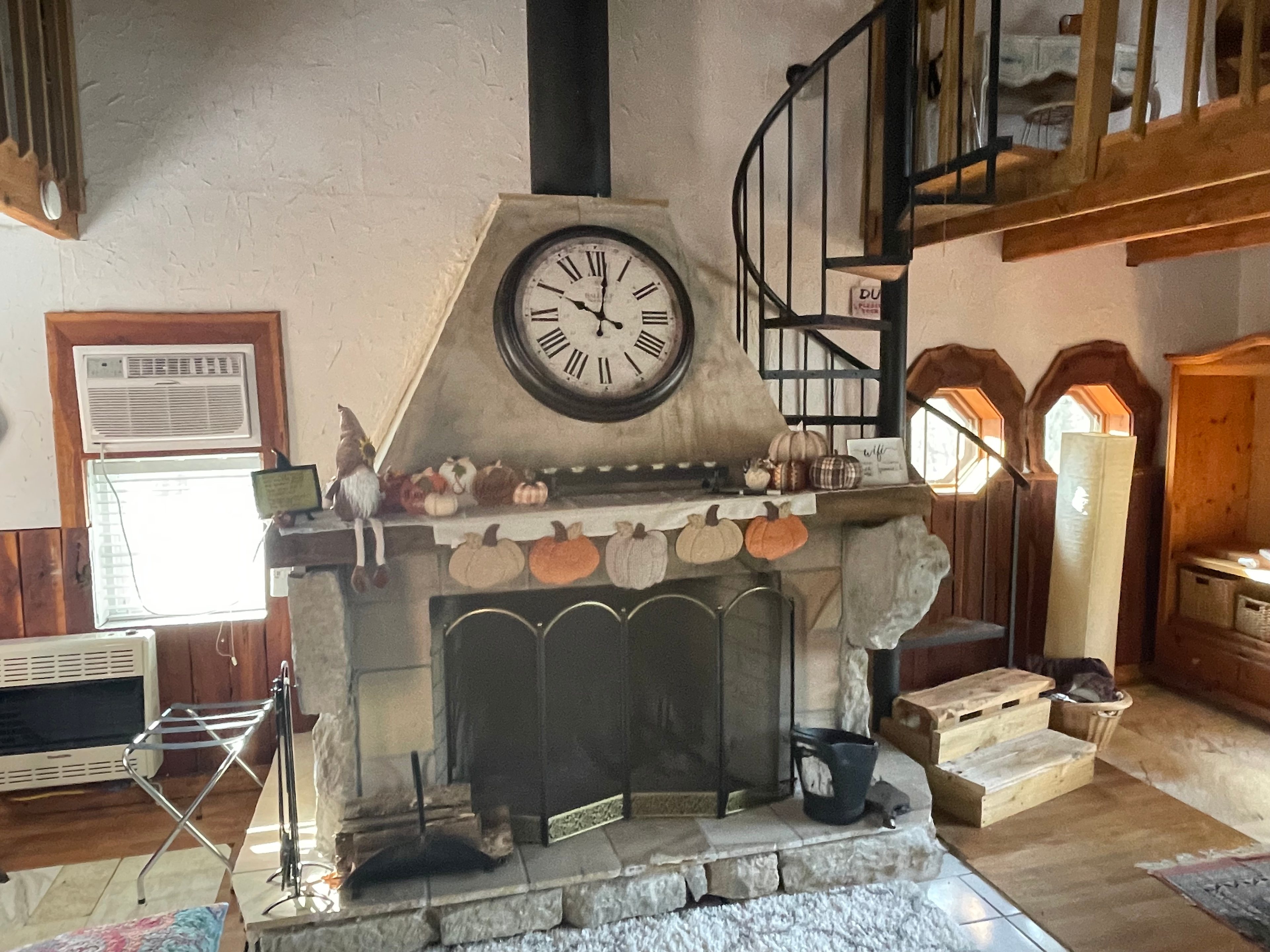 Mountaintop Farm Cabin