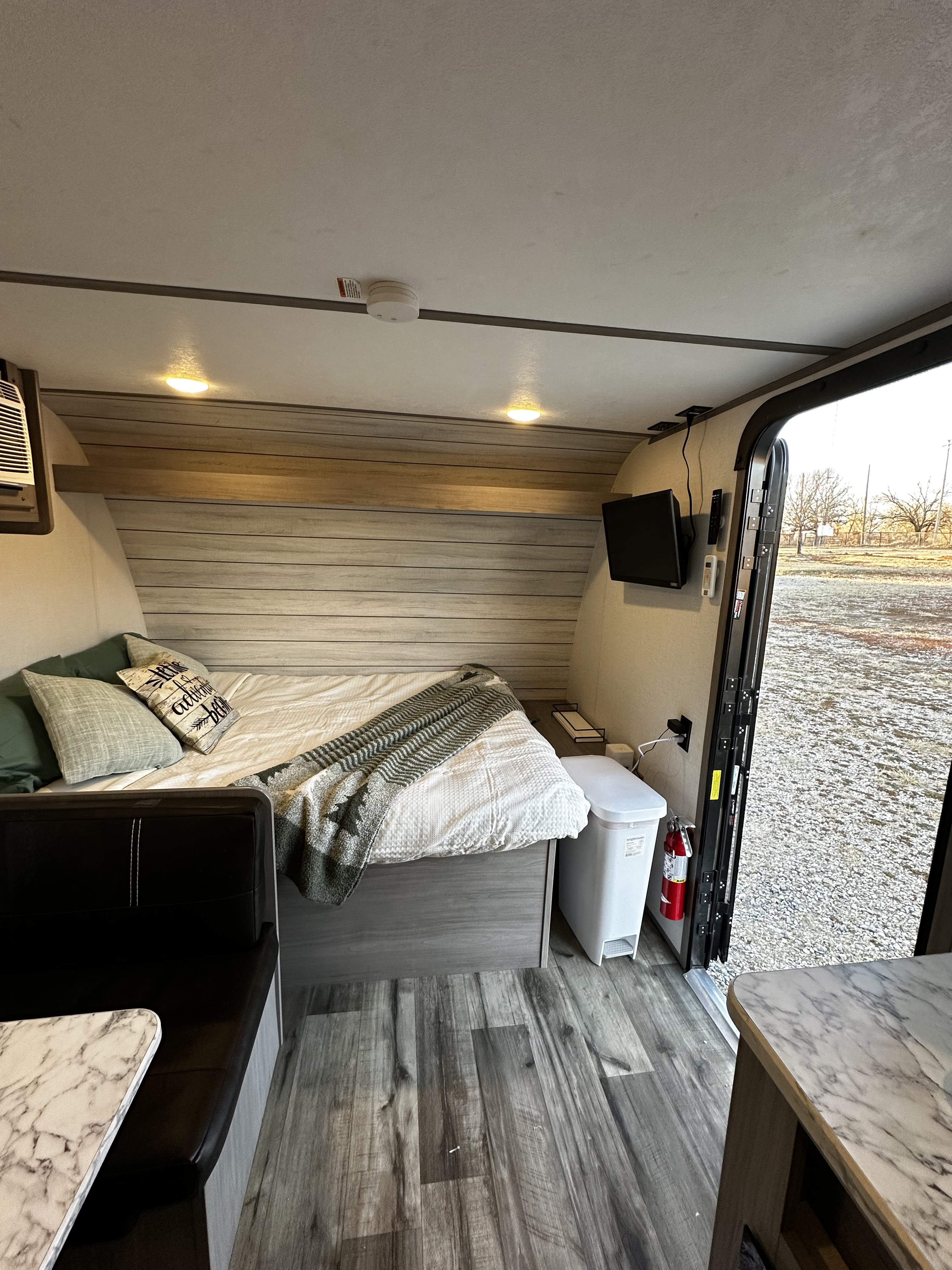 Charlie's Lakeside RV Park