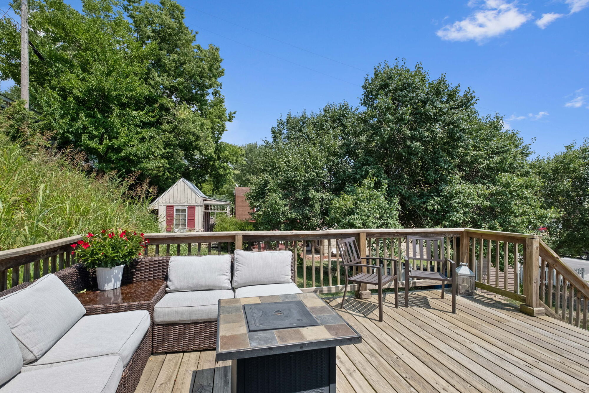 The Last Resort - Spring Manor